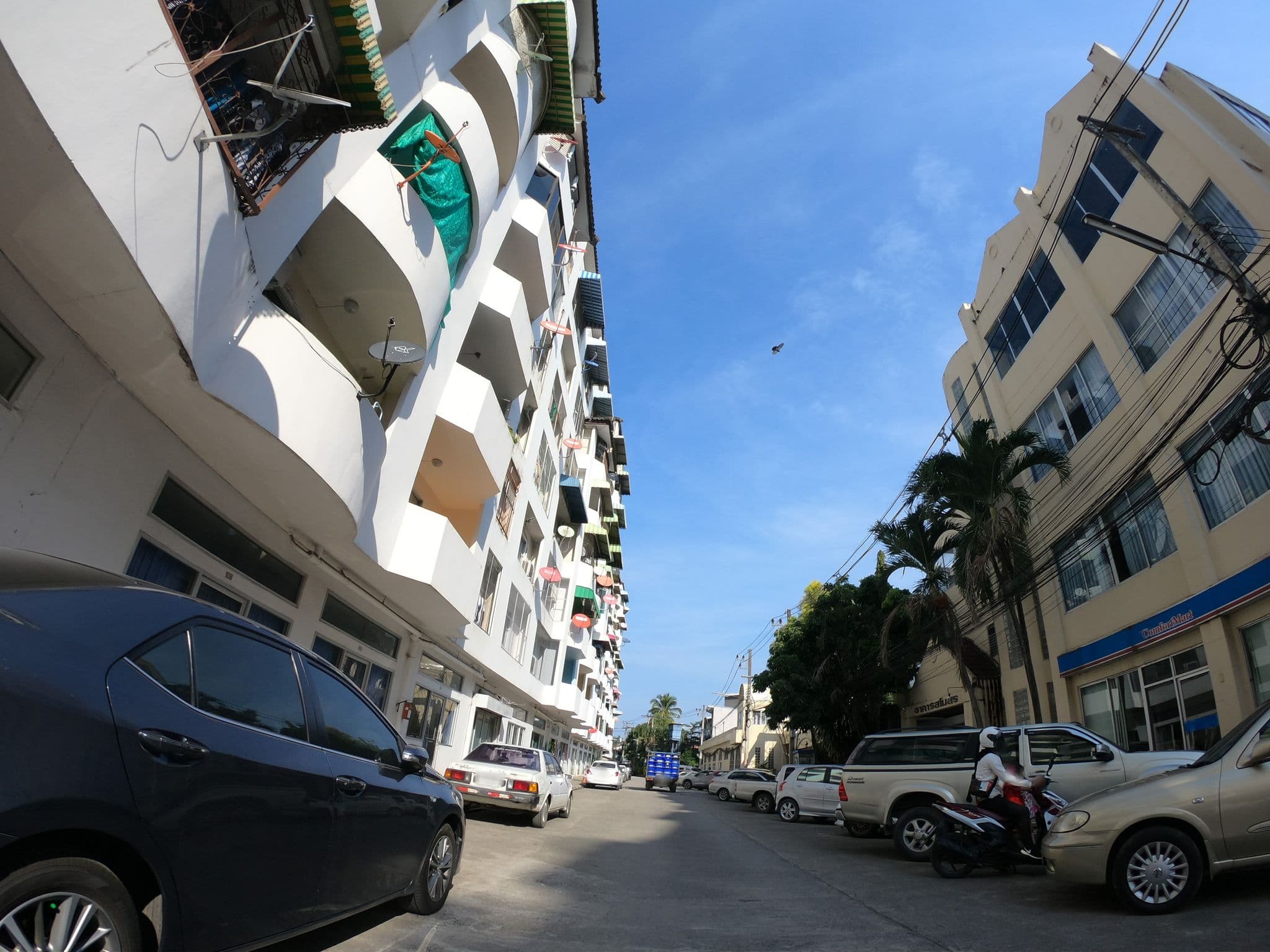 Street view near A-nine place, Chiang Mai — © chanuwath_grab (CC BY-SA · Mapillary)