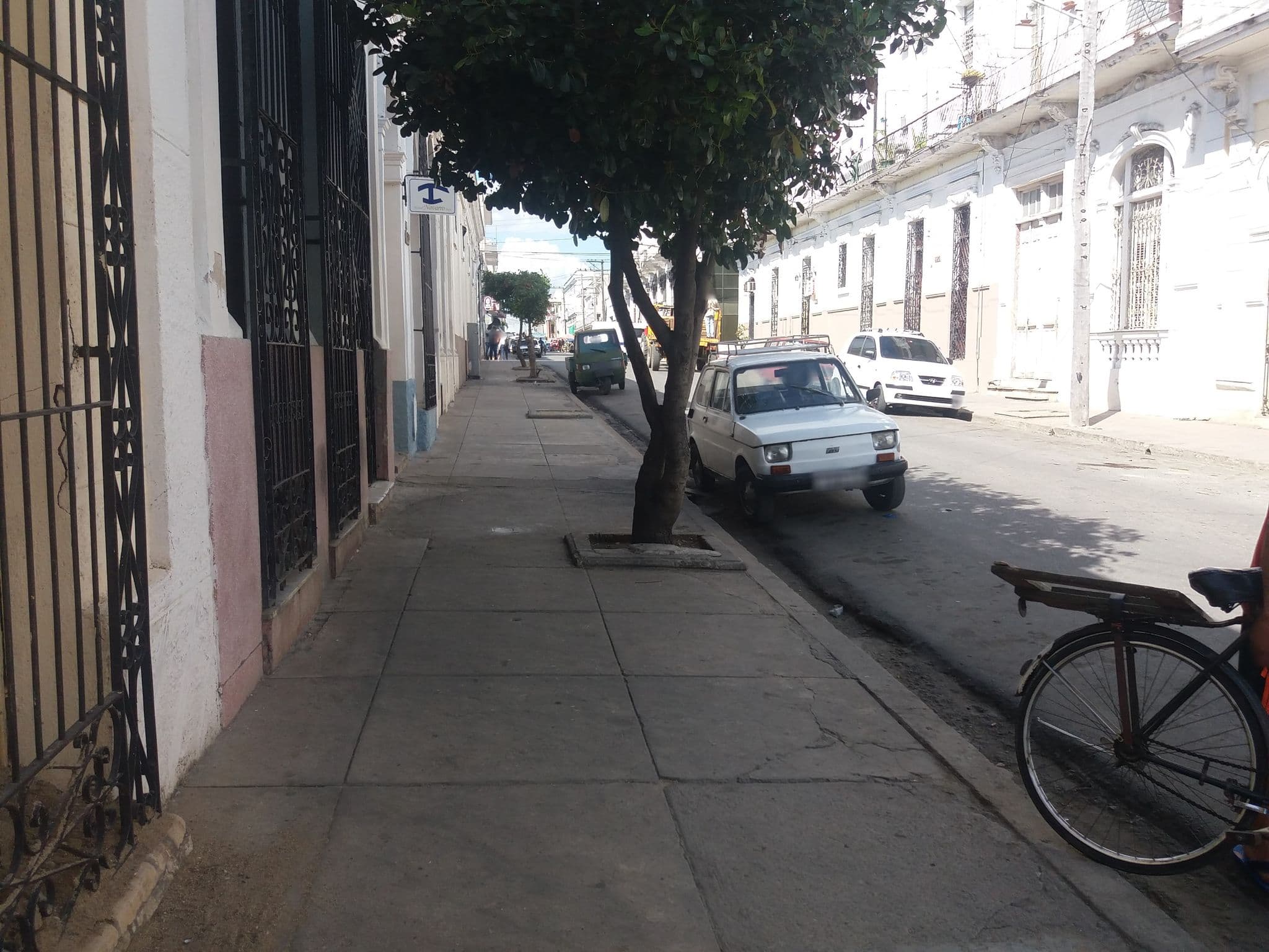 Street view near Rene y María, Cienfuegos