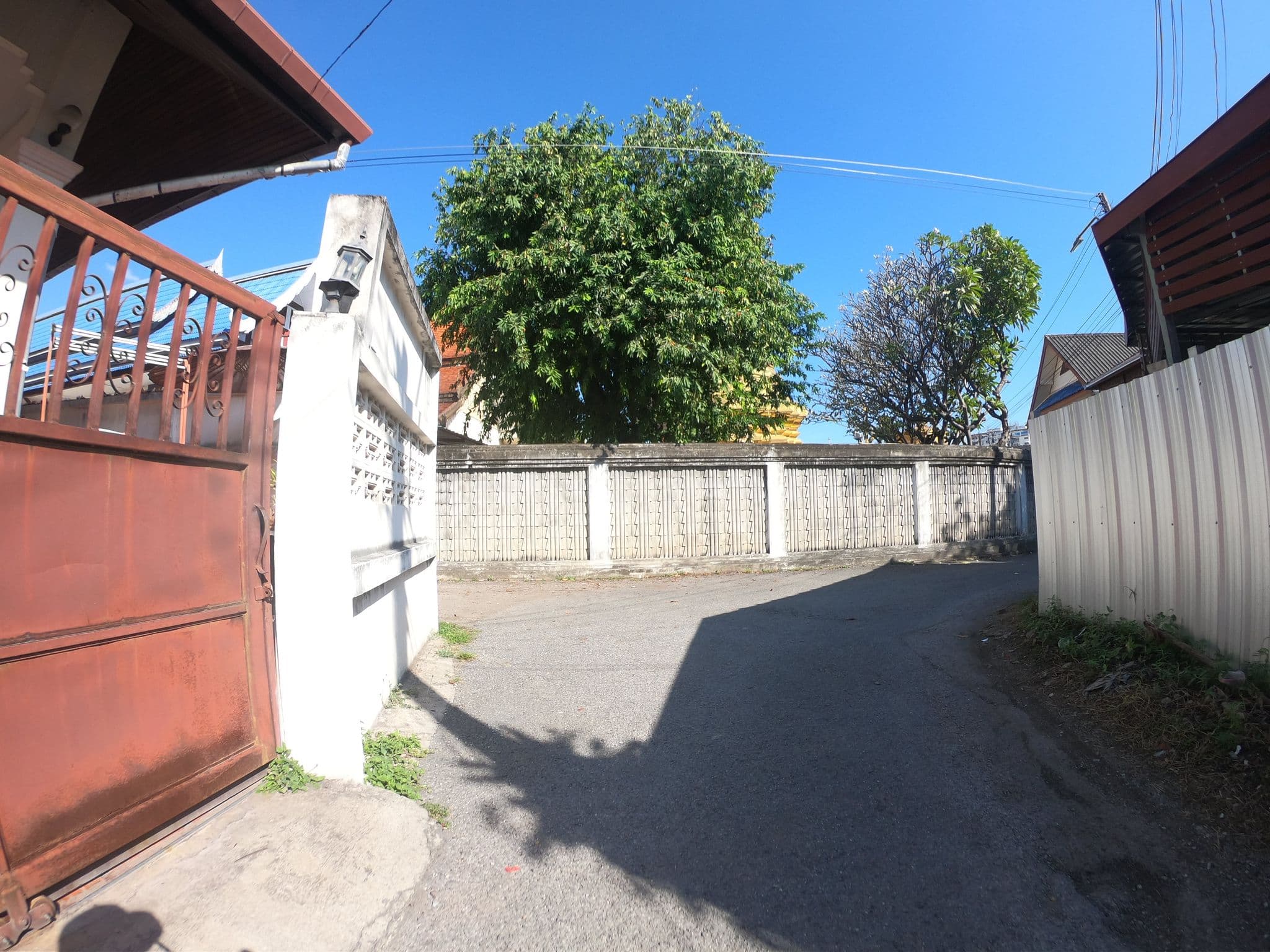 Street view near Sunday Backpackers, Chiang Mai — © chanuwath_grab (CC BY-SA · Mapillary)