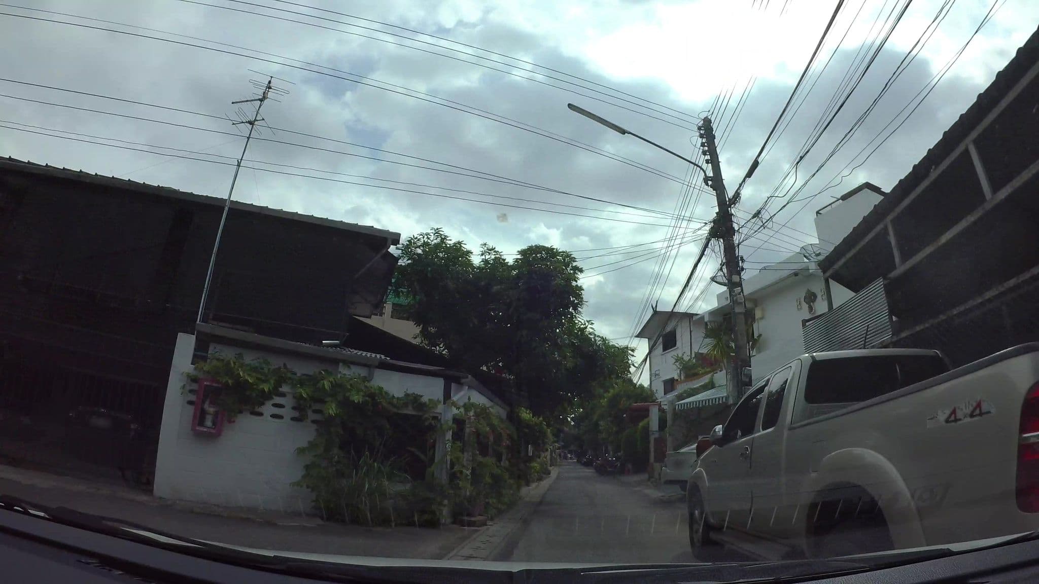 Street view near Somwang Boutique House, Chiang Mai — © kaart_3 (CC BY-SA · Mapillary)
