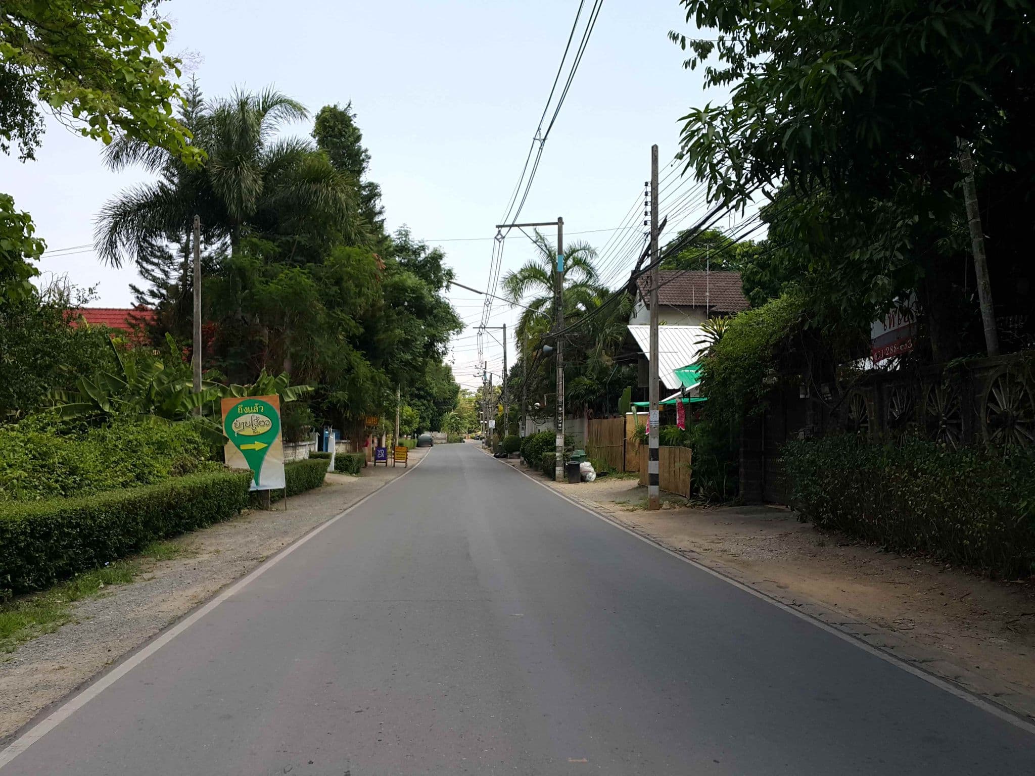 Street view near ปิงธารา เกสเฮ้าส์, Chiang Mai — © jrcarlsen (CC BY-SA · Mapillary)