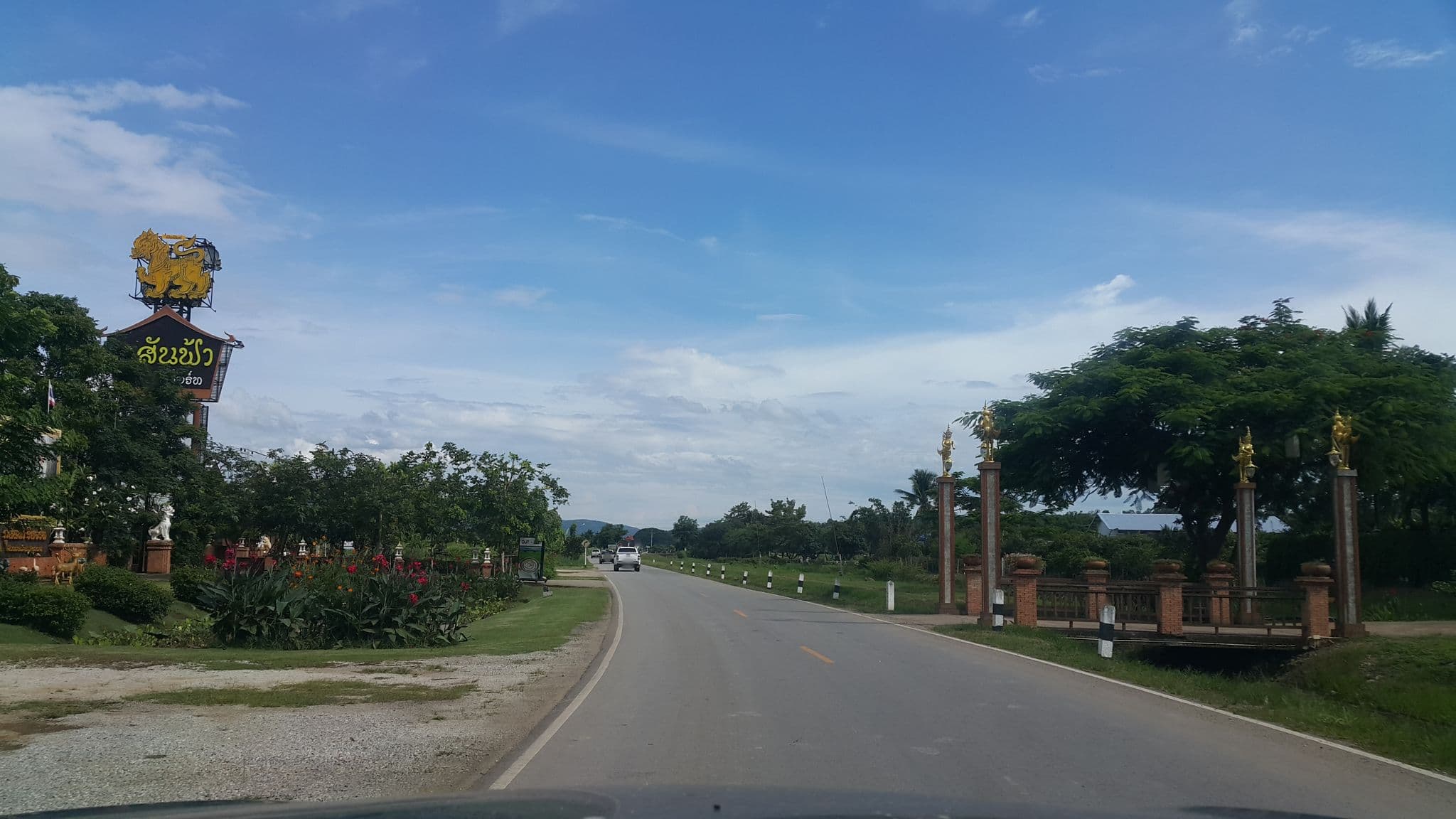 Street view near ภูสันฟ้ารีสอร์ท (Phusanfha Resort), Ban Mae Waen — © jrcarlsen (CC BY-SA · Mapillary)