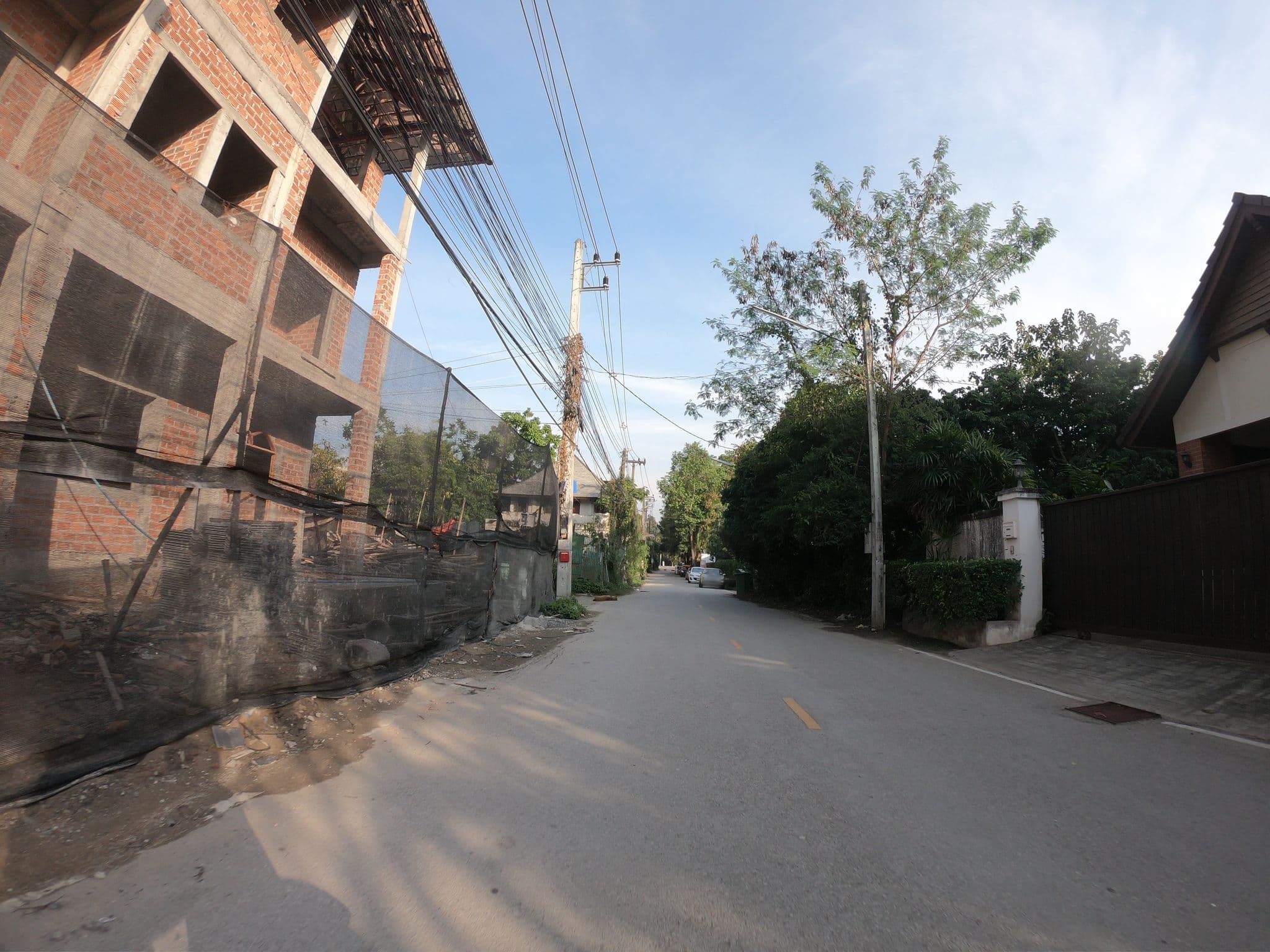 Street view near Khampare Hotel, Chiang Mai — © chanuwath_grab (CC BY-SA · Mapillary)
