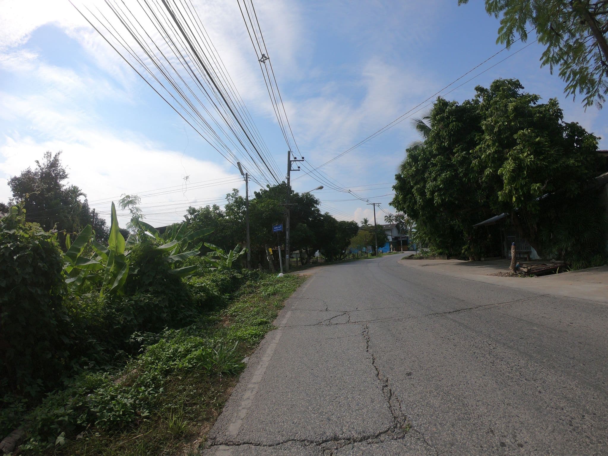 Street view near Keankaew village, Chiang Mai — © chanuwath_grab (CC BY-SA · Mapillary)