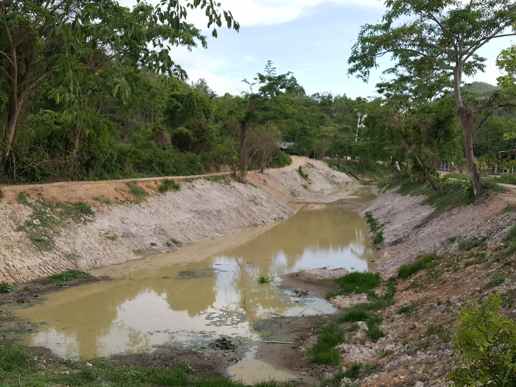 Street view near ดวงตะวันรีสอร์ท, San Kamphaeng — © jrcarlsen (CC BY-SA · Mapillary)