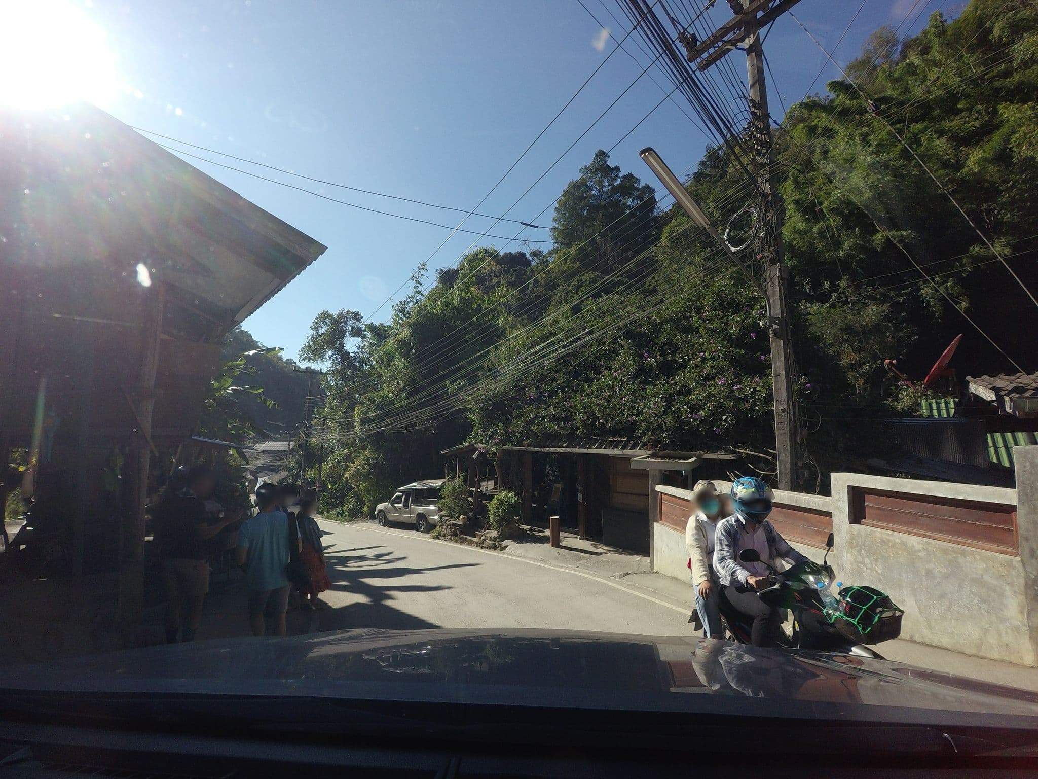 Street view near แม่กำปองริมธาร by พี่เก๋, San Kamphaeng — © mishari (CC BY-SA · Mapillary)
