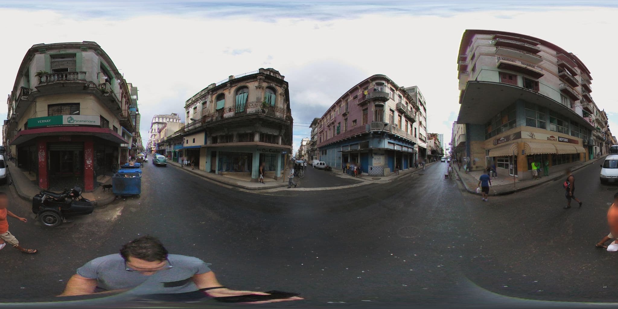 Street view near Skyline Studio Apartement, Centro Habana