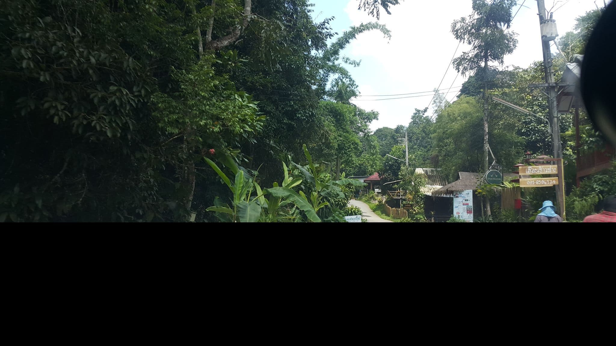 Street view near บ้านระเบียงดอย โฮมสเตย์, San Kamphaeng — © jrcarlsen (CC BY-SA · Mapillary)