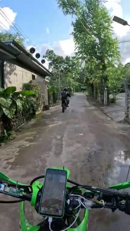 Street view near บ้านหนุนนอน แม่แจ๋ม, San Kamphaeng — © julcnx (CC BY-SA · Mapillary)