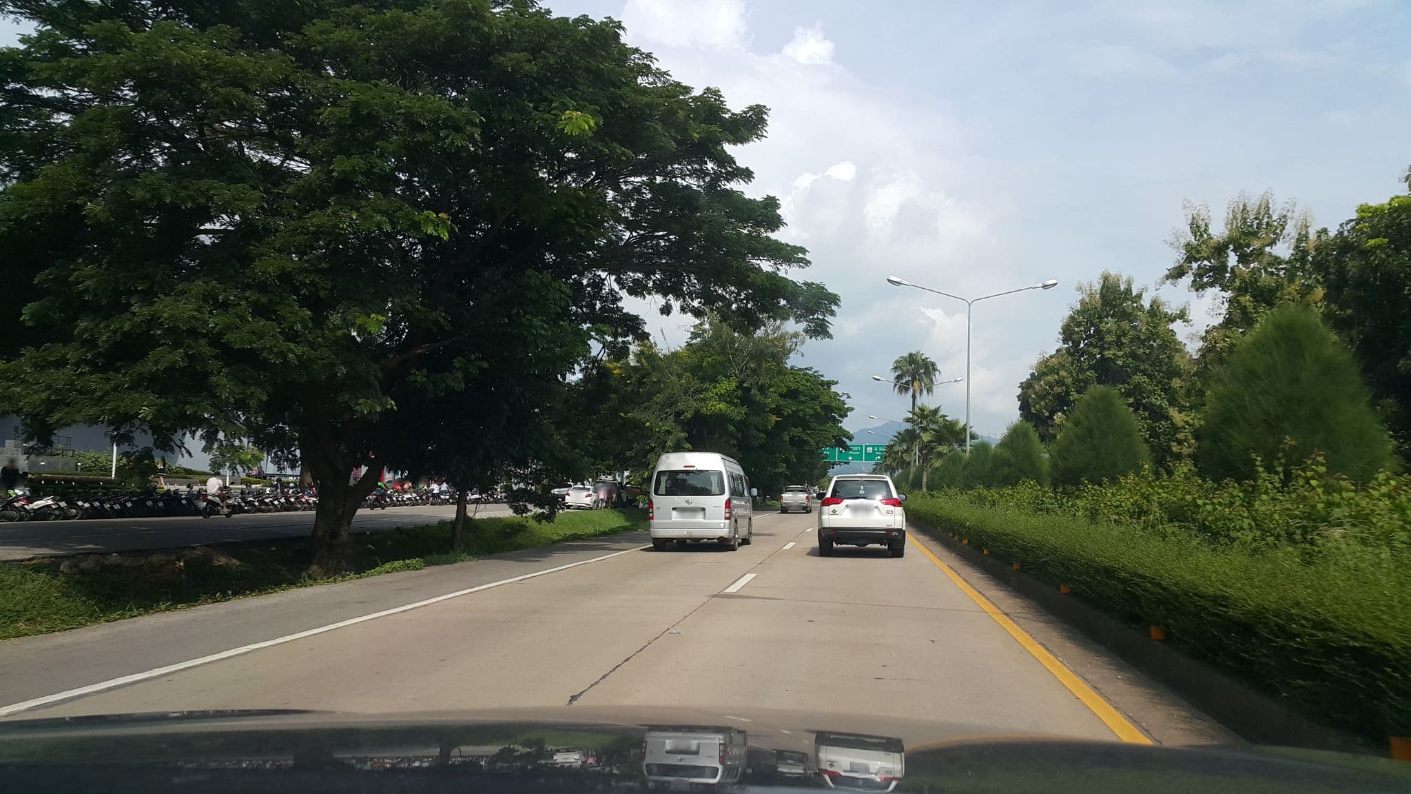 Street view near Lampang Viengthong Hotel, Lampang — © jrcarlsen (CC BY-SA · Mapillary)