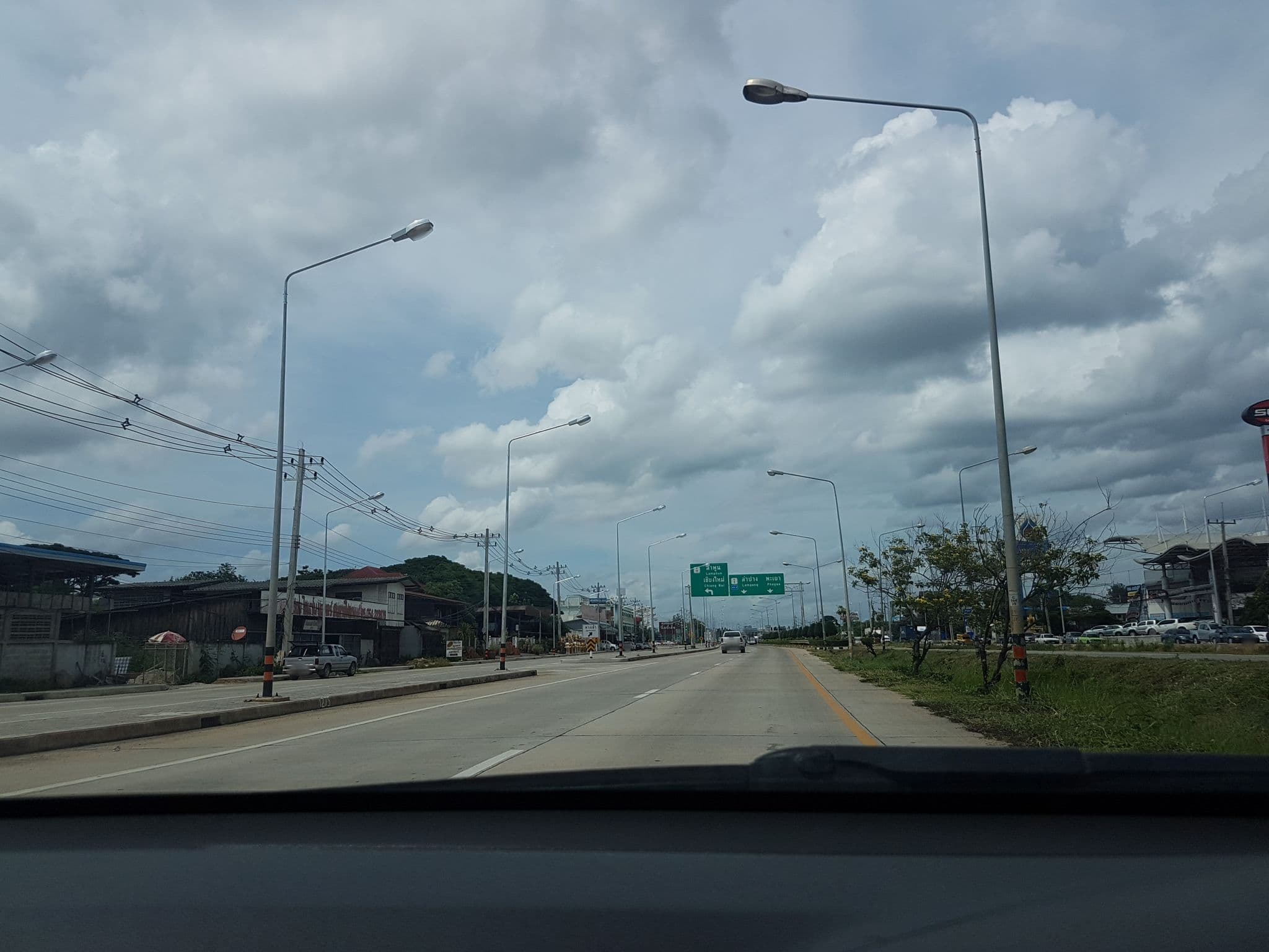 Street view near บุษย์น้ำพองโฮมแอนด์สปา, Lampang — © ekkarin (CC BY-SA · Mapillary)