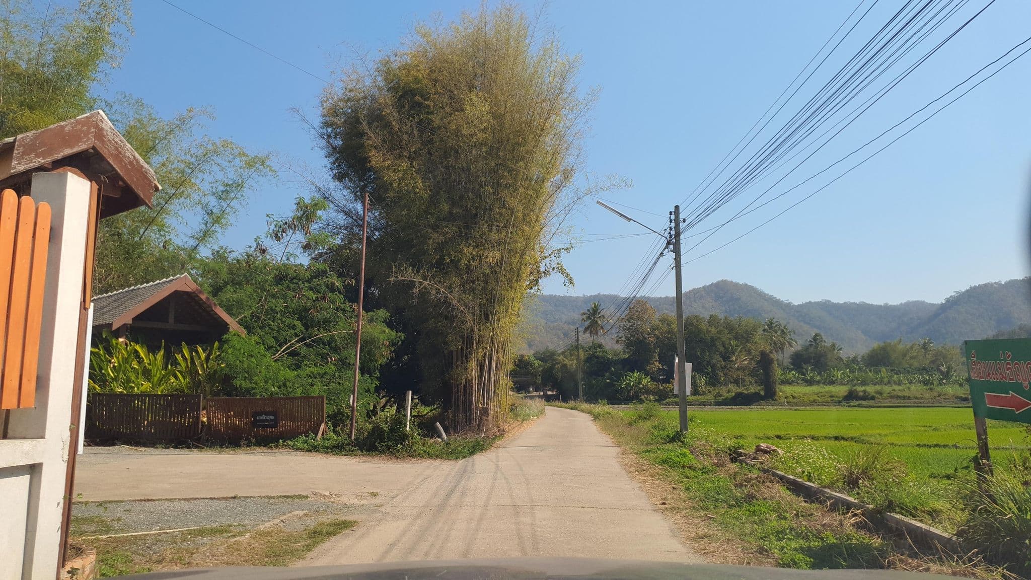 Street view near Phurintara Resort Doisaket, San Kamphaeng — © jrcarlsen (CC BY-SA · Mapillary)