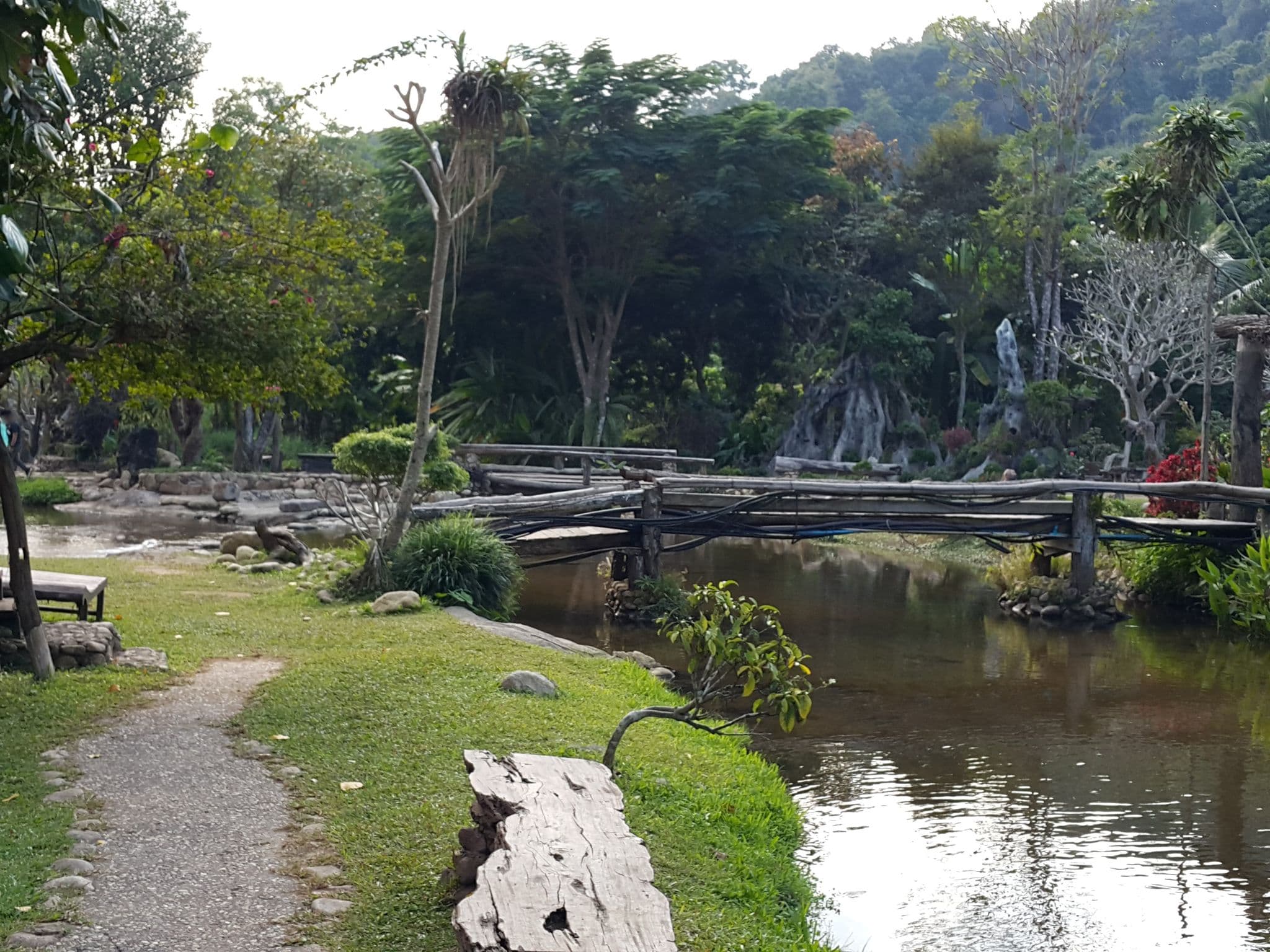 Street view near บ้านธารทอง, San Kamphaeng — © jrcarlsen (CC BY-SA · Mapillary)