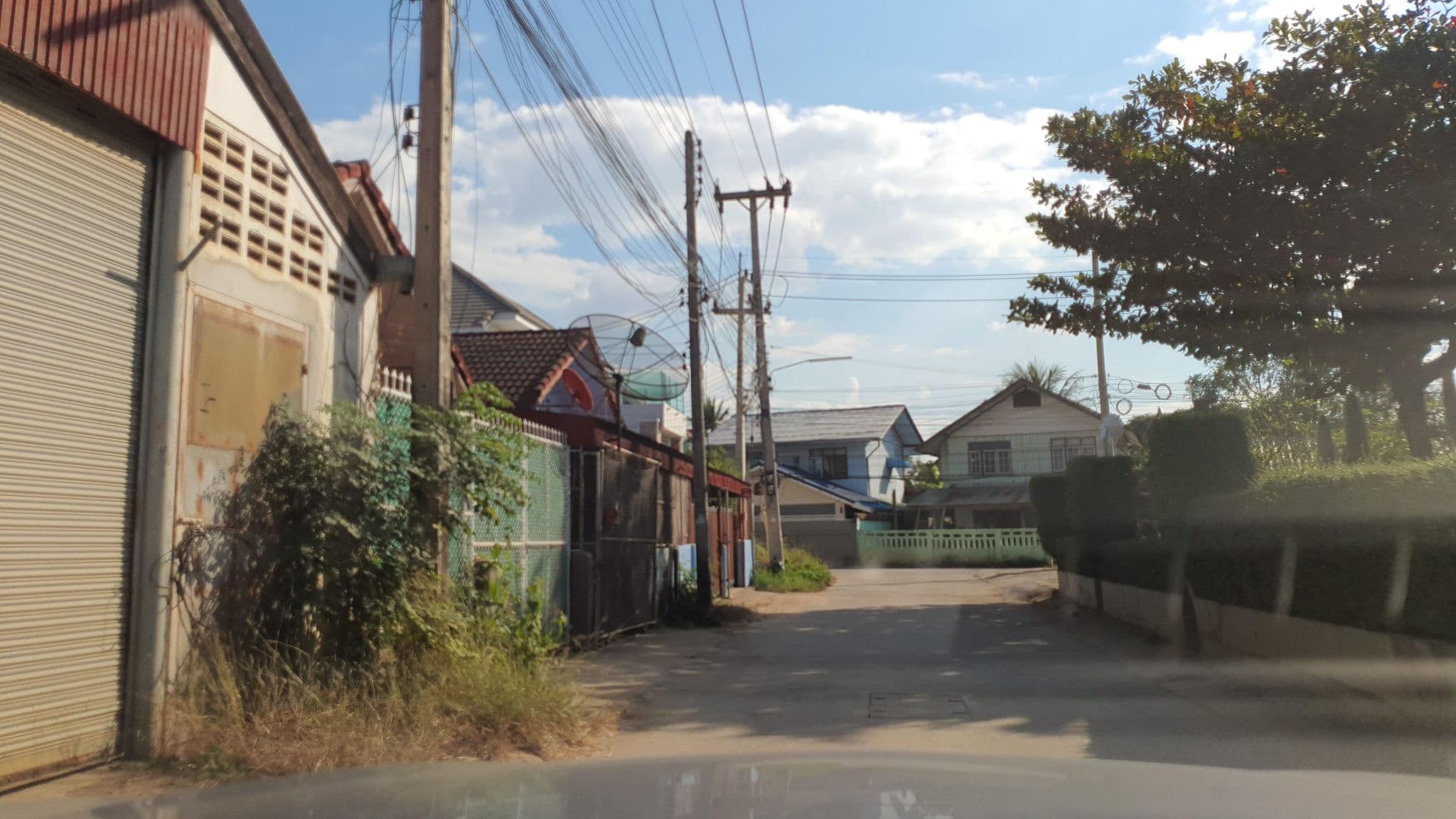 Street view near โรงแรมวิน เฮาส์, Nan — © jrcarlsen (CC BY-SA · Mapillary)