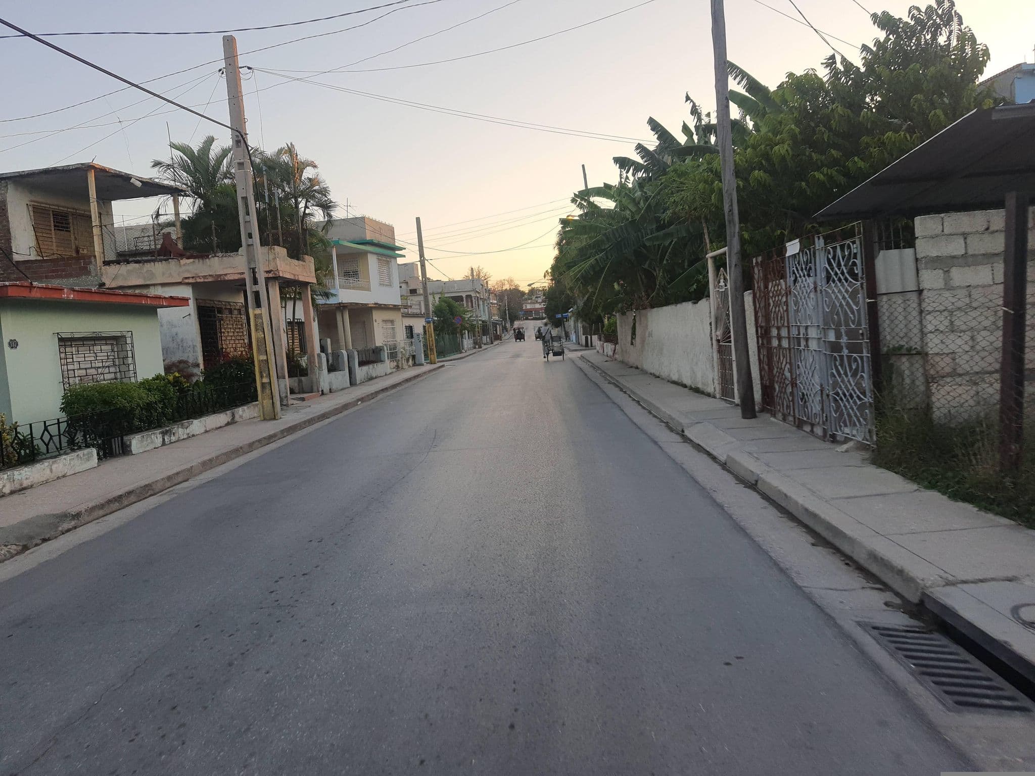 Street view near Sara Ofelia, Holguín