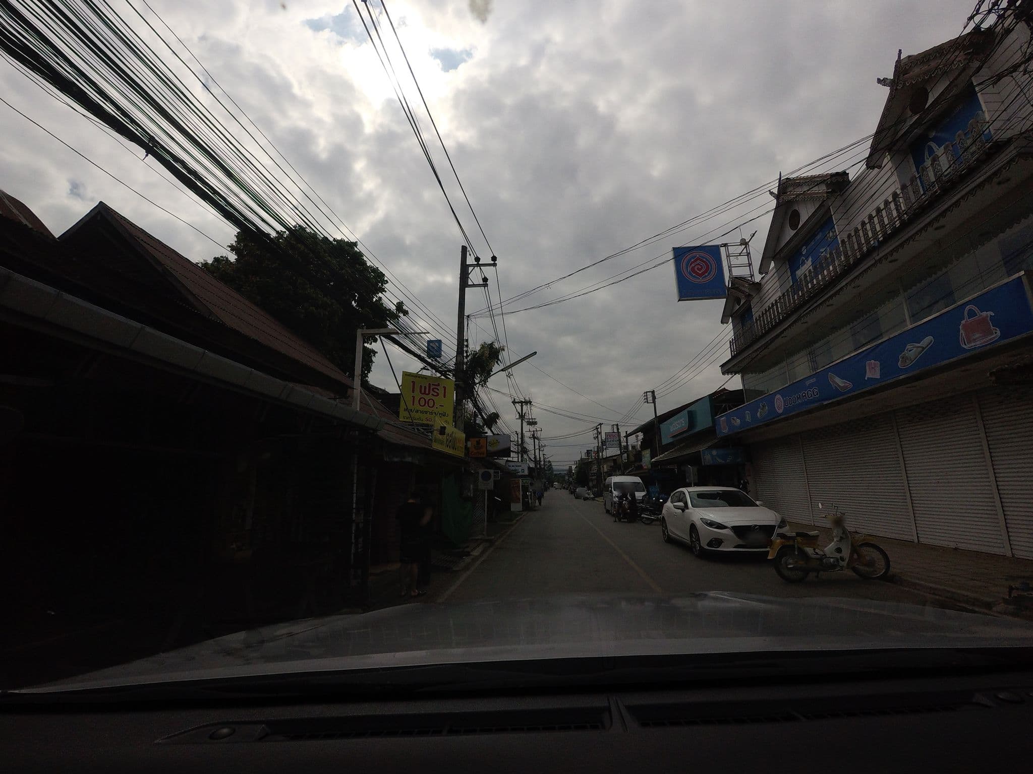 Street view near Duang Guesthouse (ดวงเกสท์เฮ้าส์), Pai — © mishari (CC BY-SA · Mapillary)