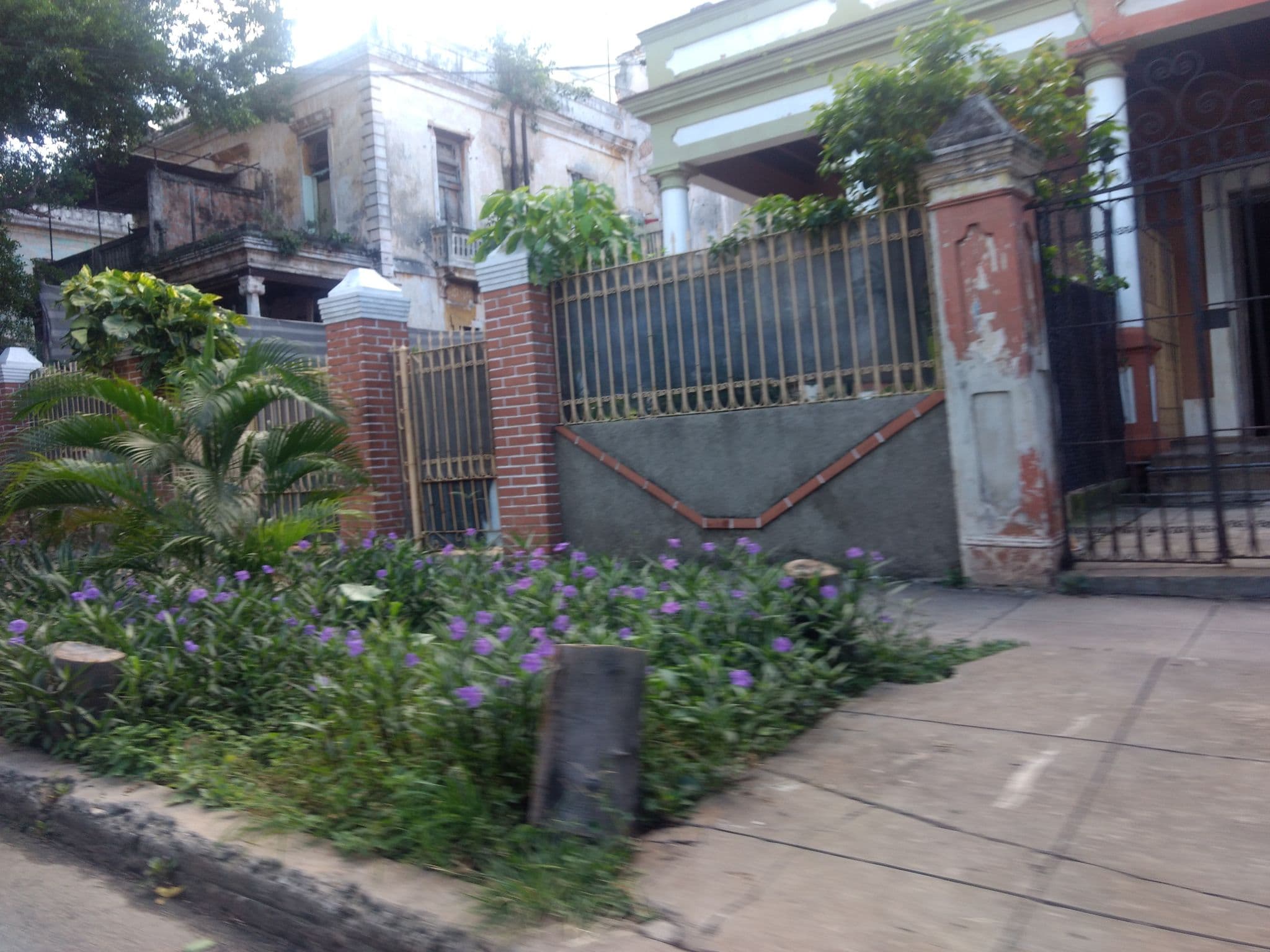 Street view near Rent Room Colonial House AirBnB, Vedado