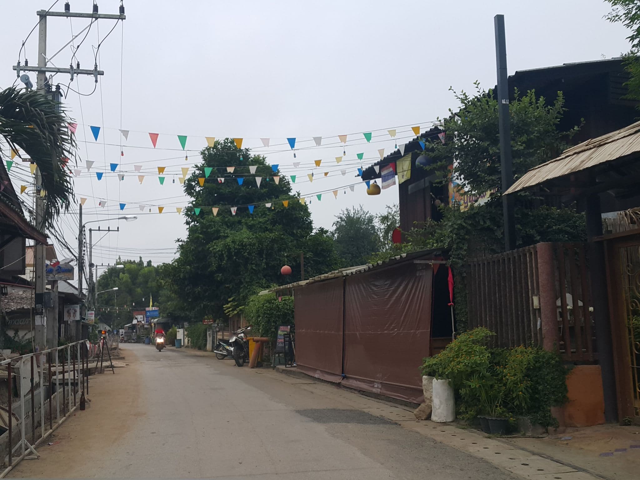 Street view near Baanpairoong, Pai — © jrcarlsen (CC BY-SA · Mapillary)