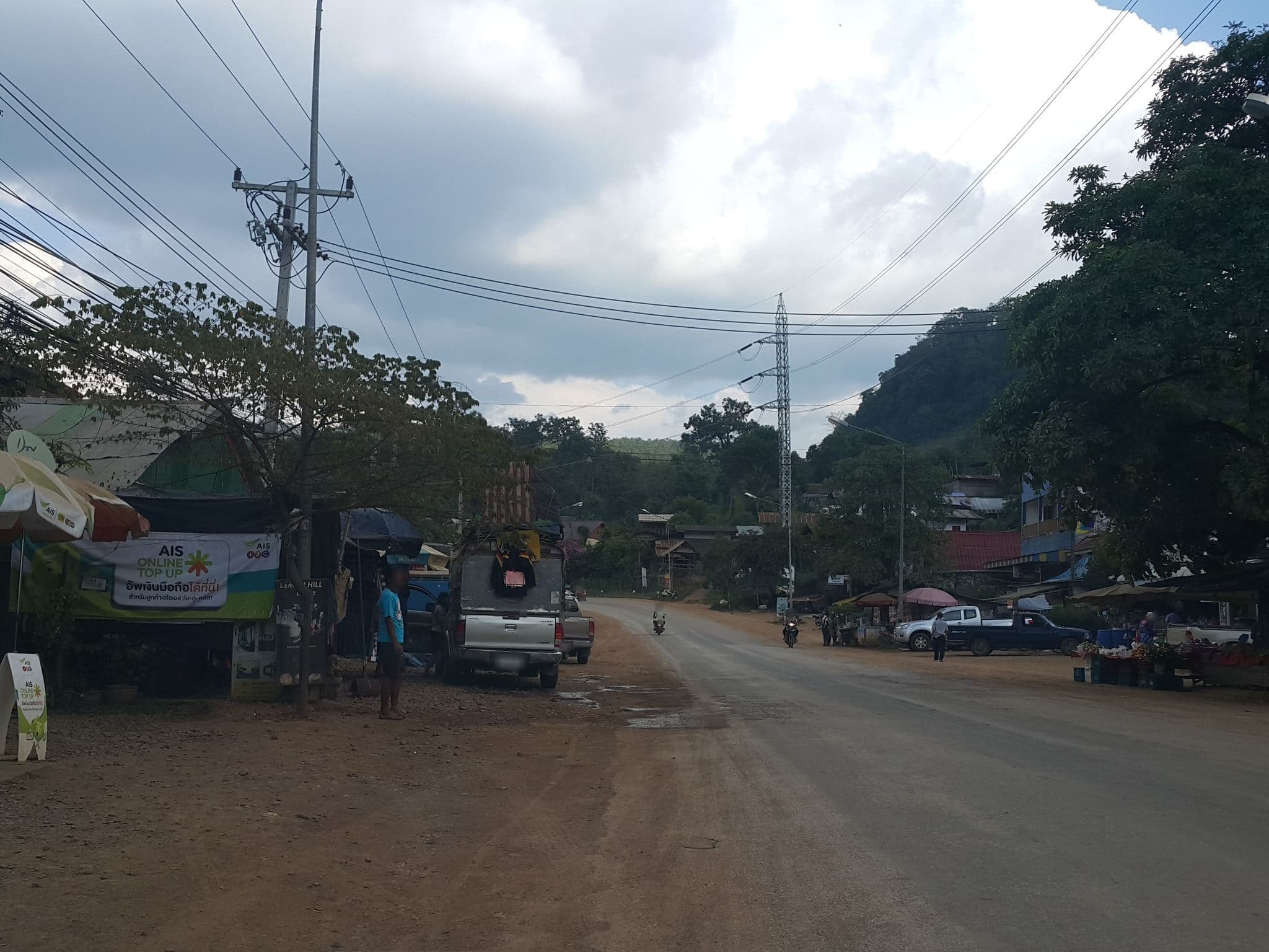 Street view near เลมอนฮิลล์ เกสเฮาส์ LemonHill Guesthouse, Pai — © jrcarlsen (CC BY-SA · Mapillary)