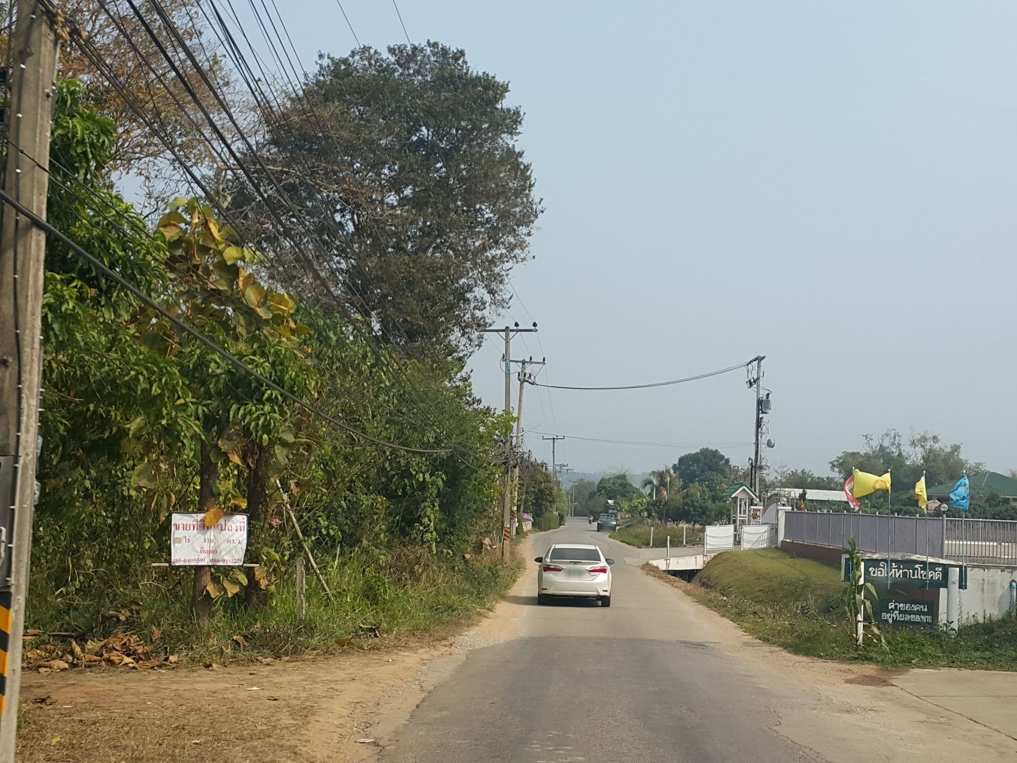 Street view near Good Tree Art, Ban Mae Waen — © jrcarlsen (CC BY-SA · Mapillary)