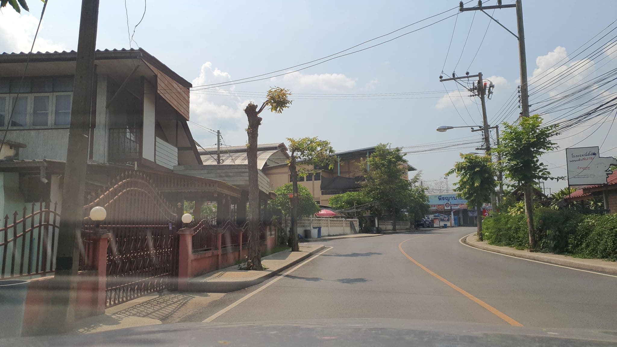 Street view near เรือนแฝด Brook View Resort, Pai — © jrcarlsen (CC BY-SA · Mapillary)