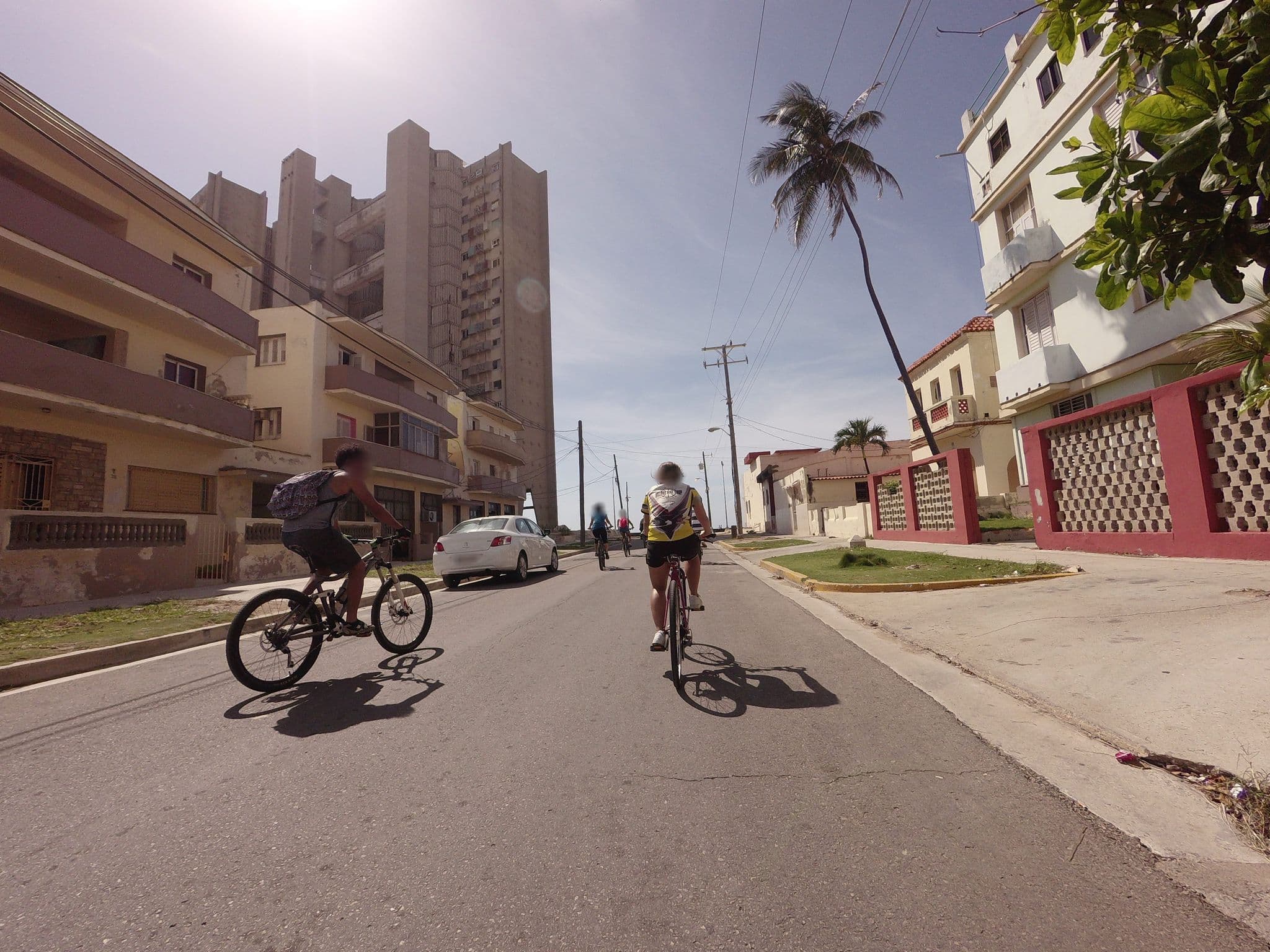Street view near Casa Sunset Malecon, Vedado