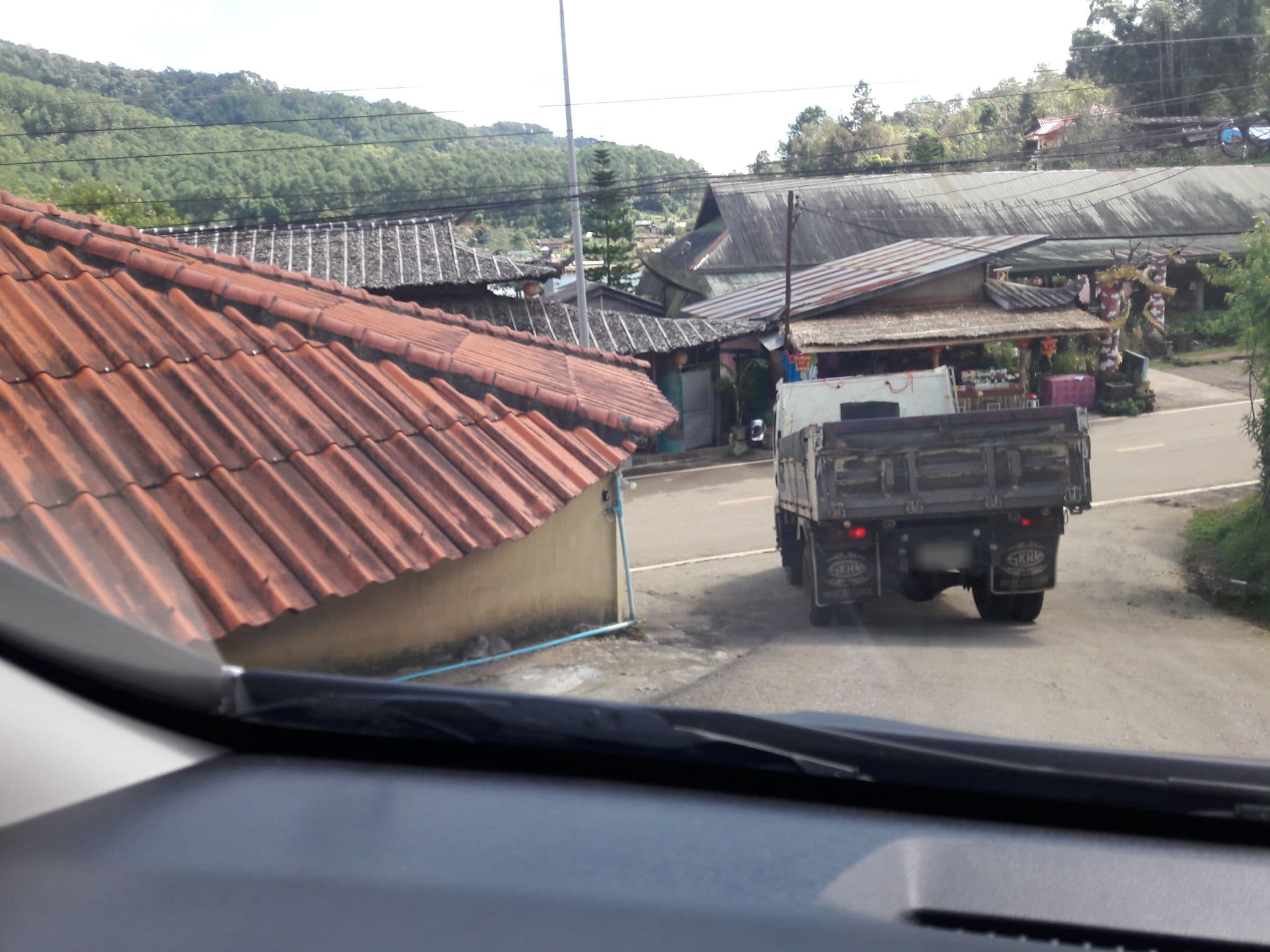 Street view near ลีไวน์, Mae Hong Son — © jirayoot (CC BY-SA · Mapillary)
