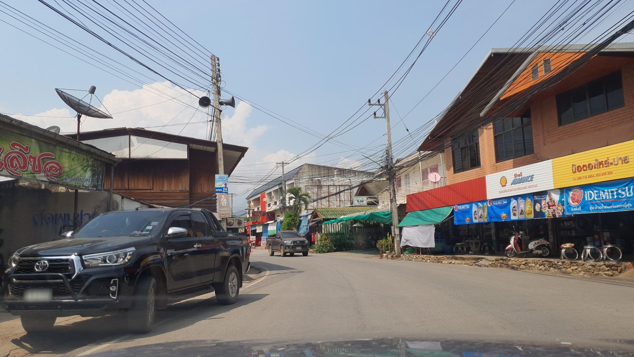 Street view near Pai Lagoona, Pai — © jrcarlsen (CC BY-SA · Mapillary)
