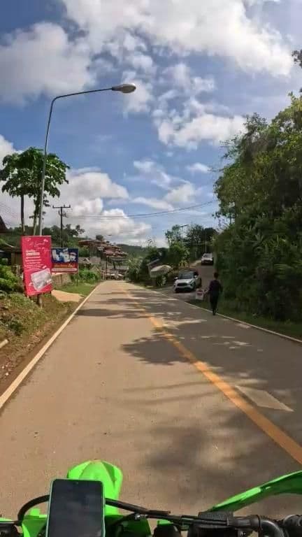 Street view near ไร่ชากังฟูแคมป์, Mae Hong Son — © julcnx (CC BY-SA · Mapillary)