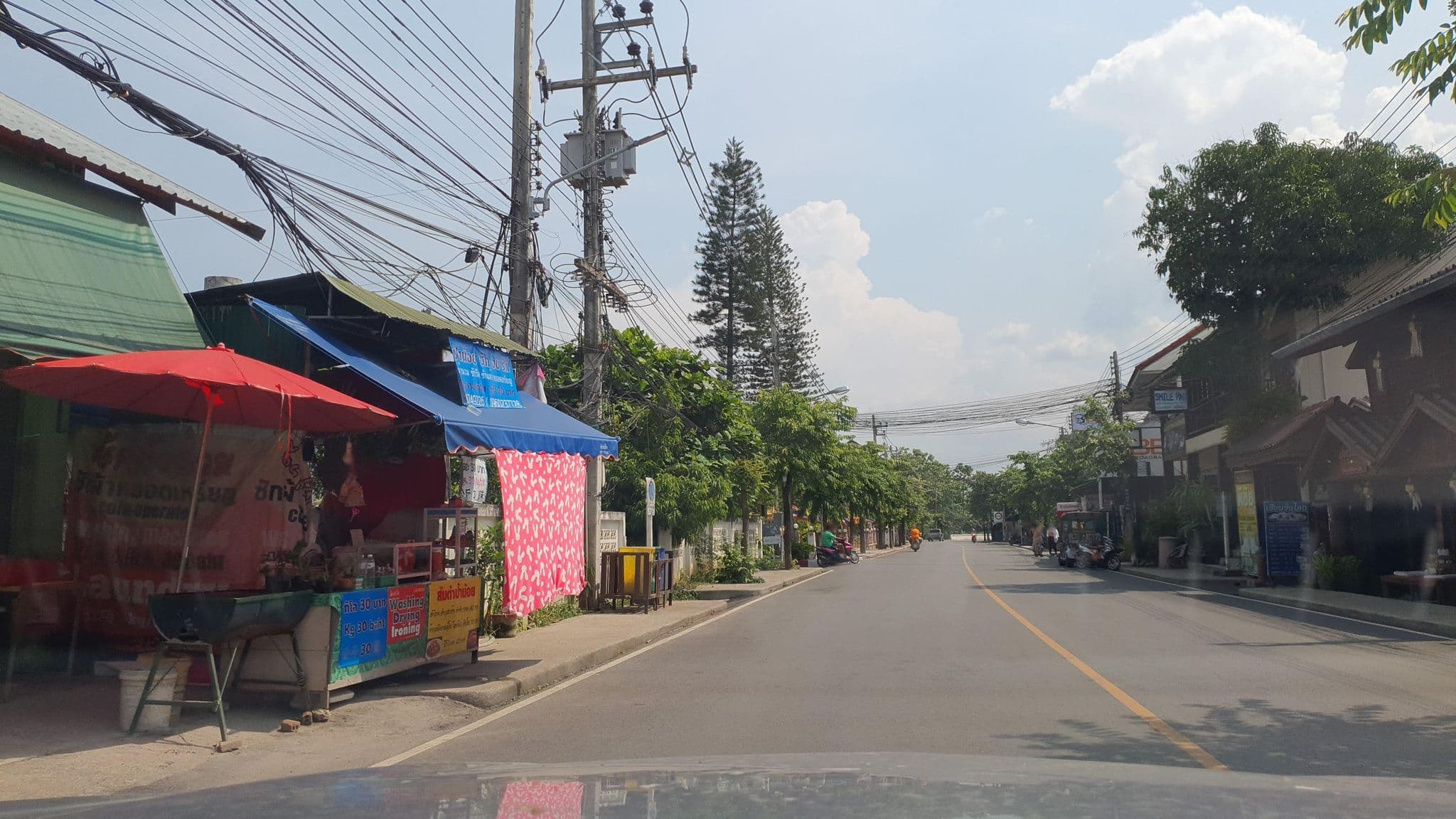 Street view near Hummingbird Hostel, Pai — © jrcarlsen (CC BY-SA · Mapillary)