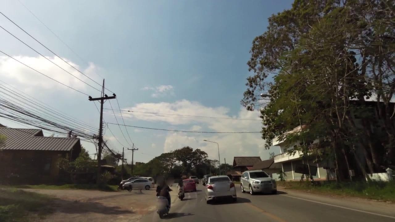 Street view near Hok Kao Cafe, Chiang Rai — © toffy (CC BY-SA · Mapillary)