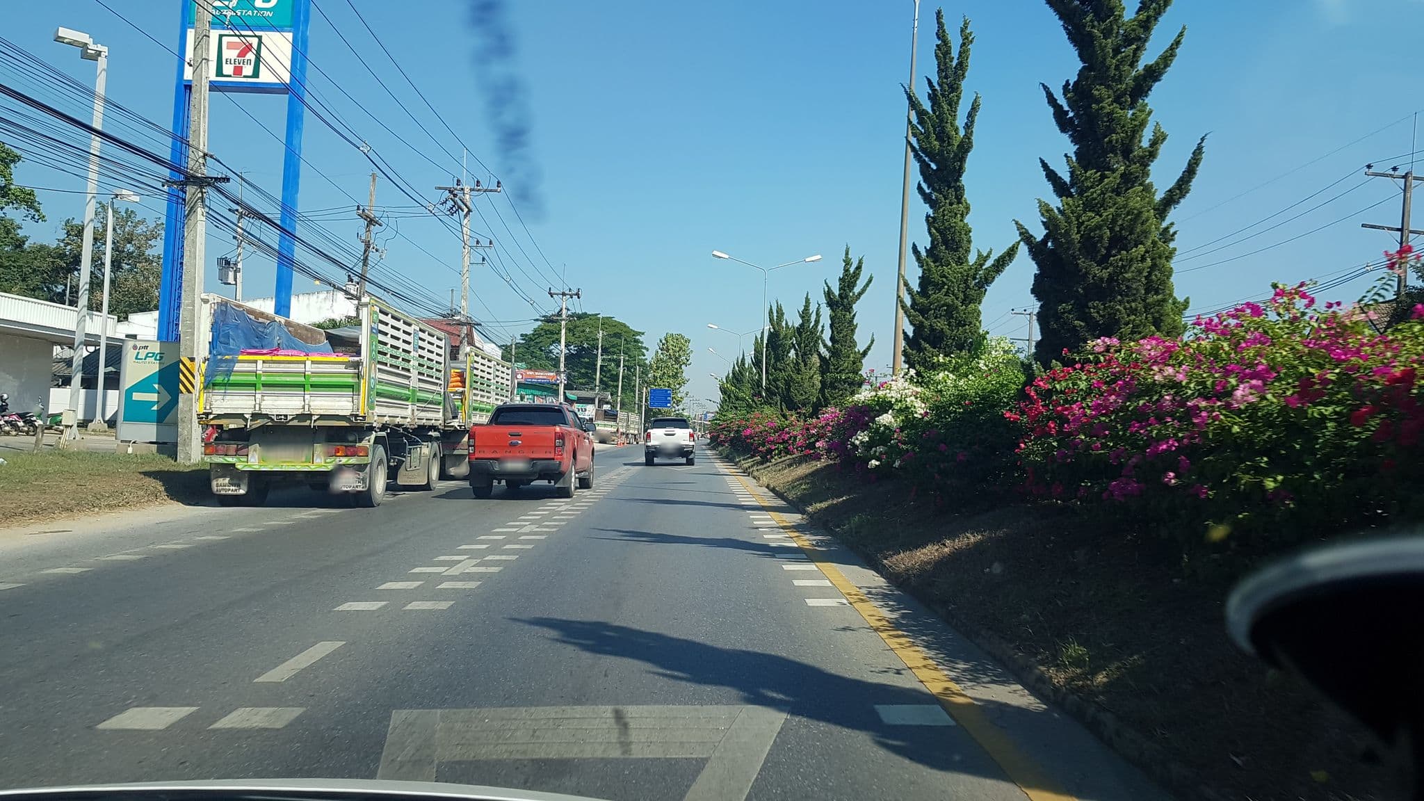 Street view near YMCA, Chiang Rai — © igorzo (CC BY-SA · Mapillary)
