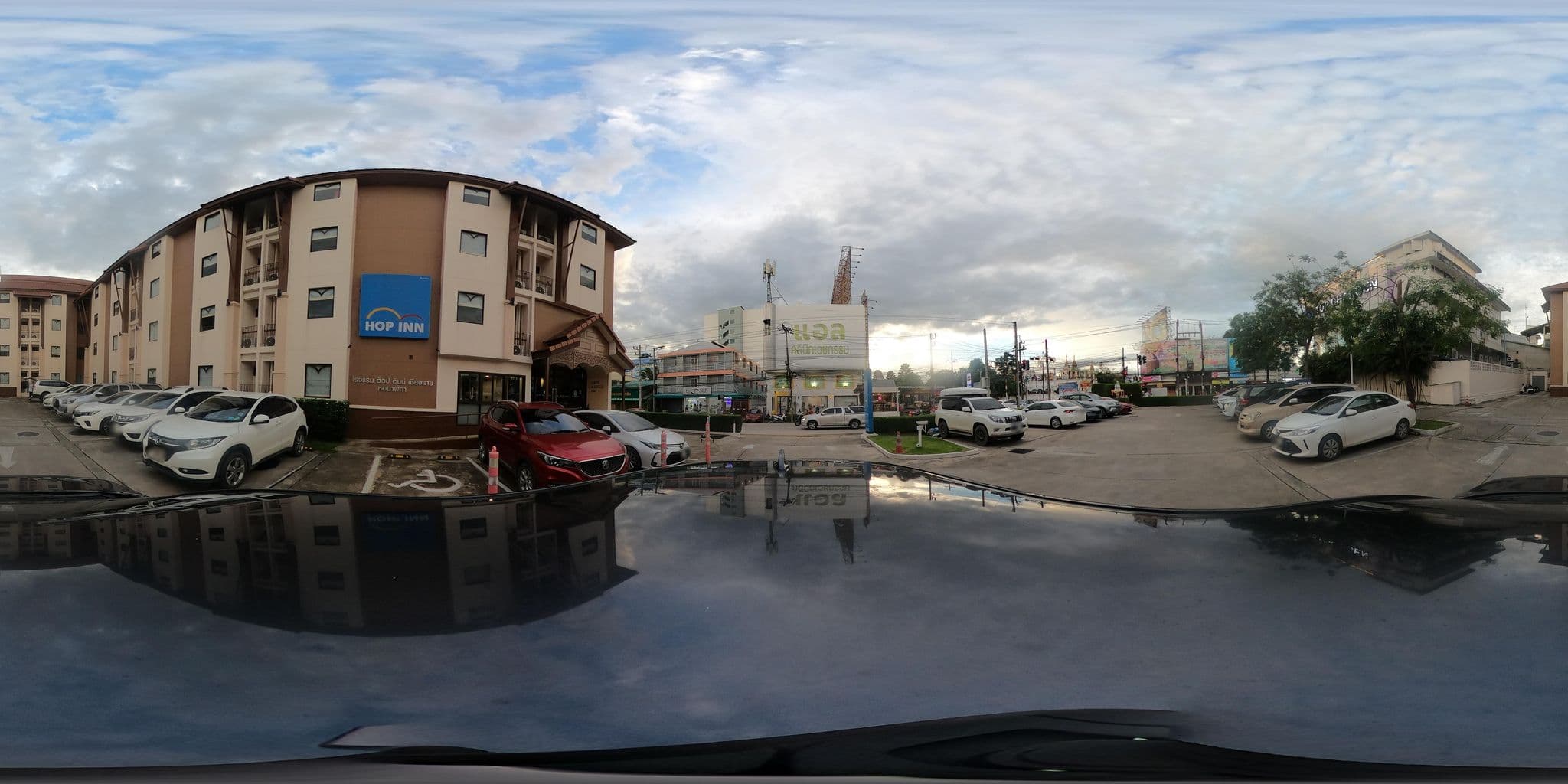 Street view near Hop Inn หอนาฬิกา, Chiang Rai — © SoT (CC BY-SA · Mapillary)