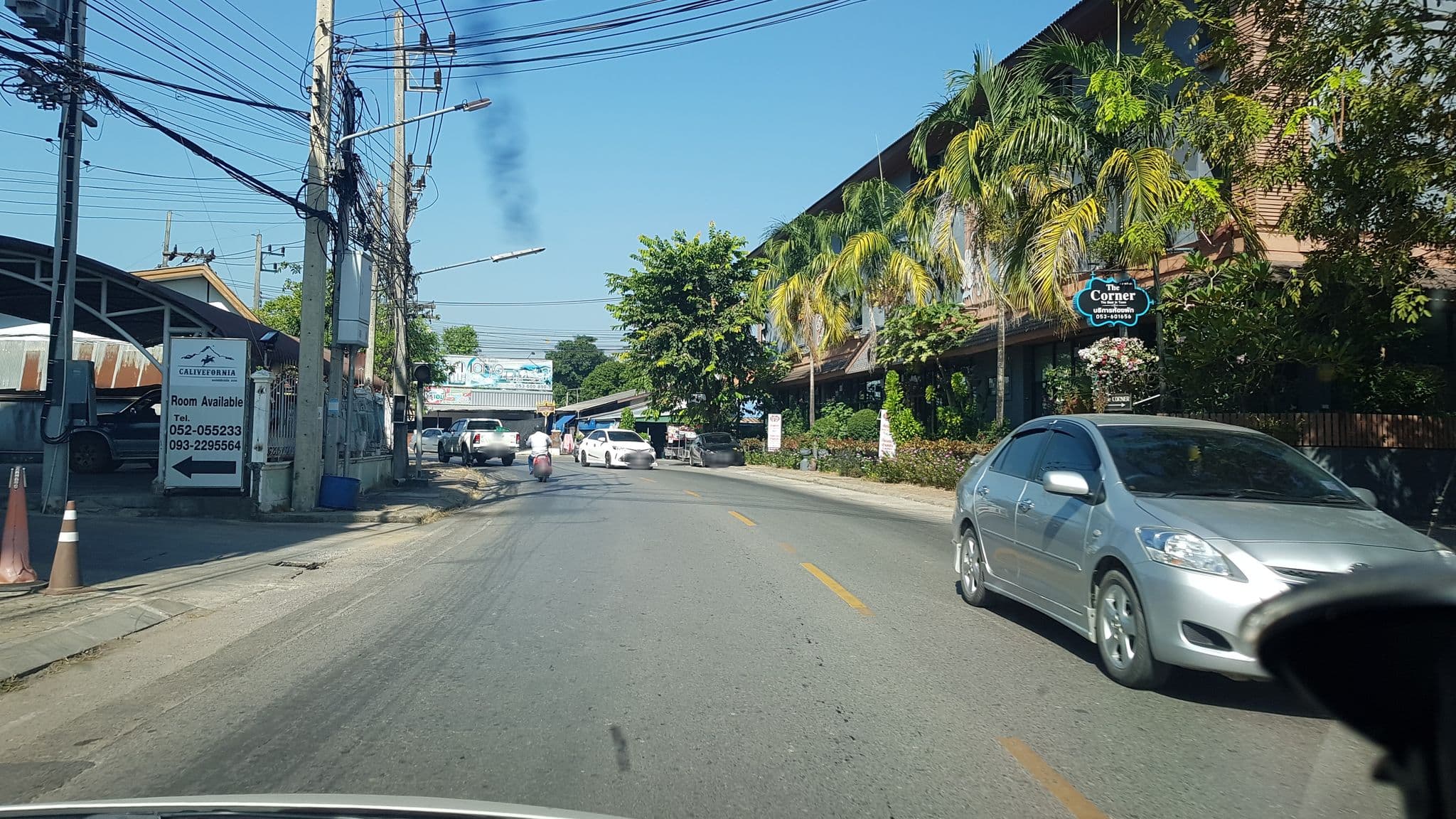 Street view near Calivefornia 2016., Chiang Rai — © igorzo (CC BY-SA · Mapillary)