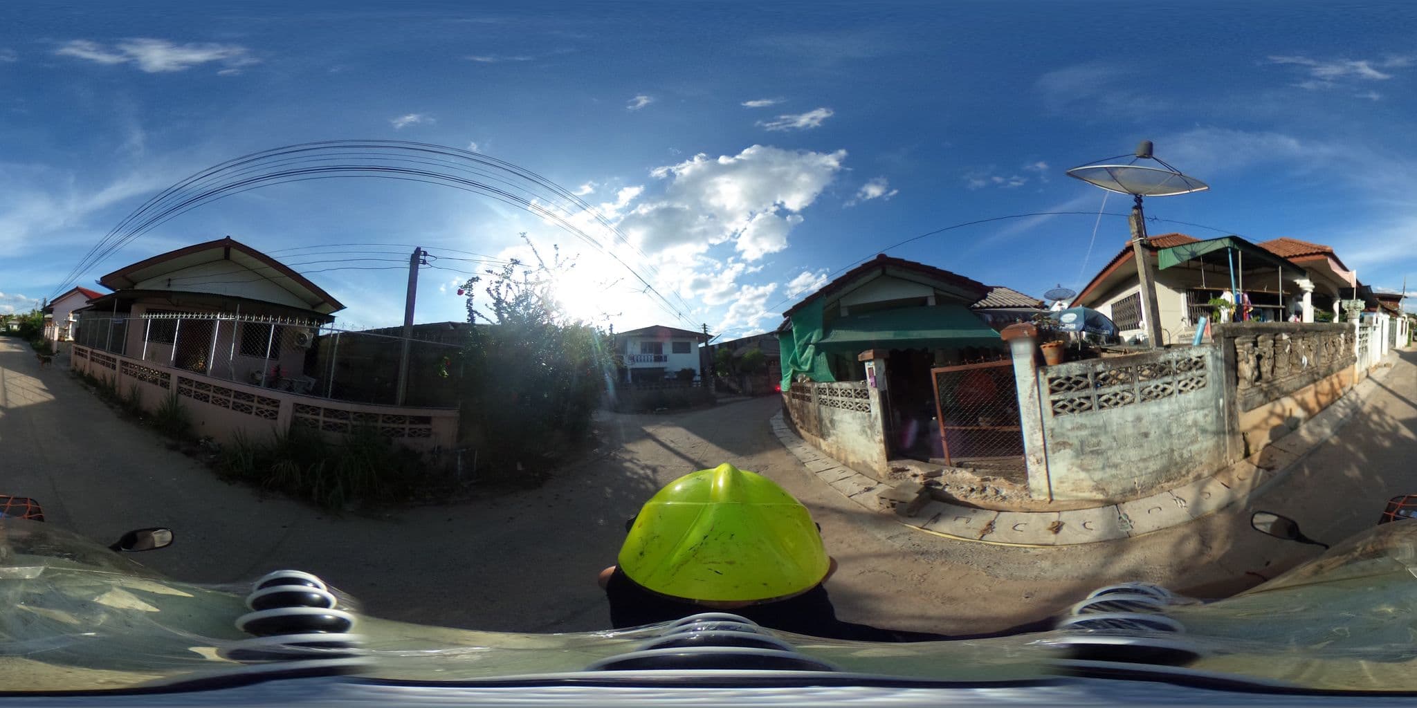 Street view near ต้นห้า รีสอร์ท, Mae Chan — © maricarrabonza (CC BY-SA · Mapillary)