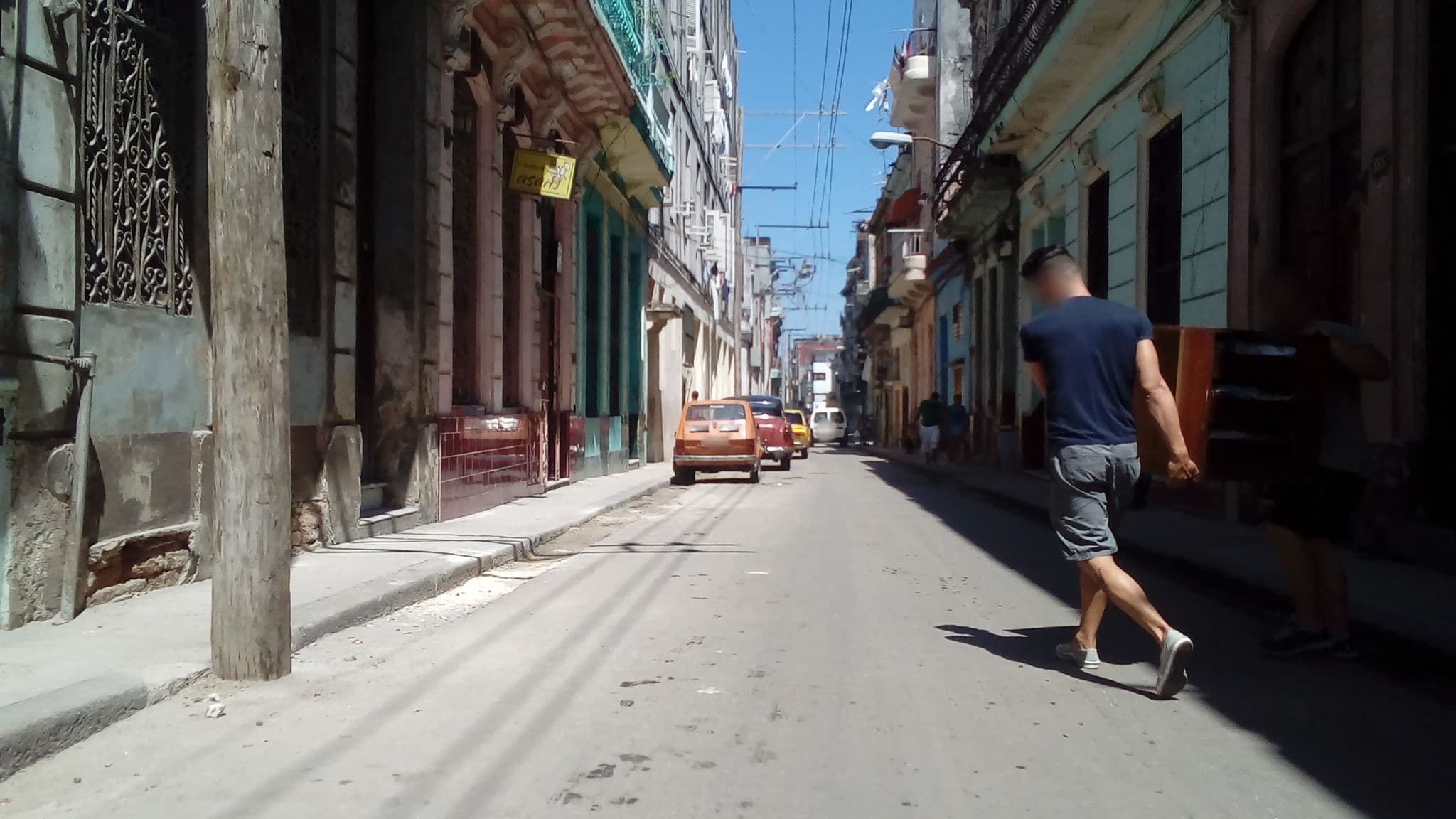 Street view near Casa Maria, Centro Habana