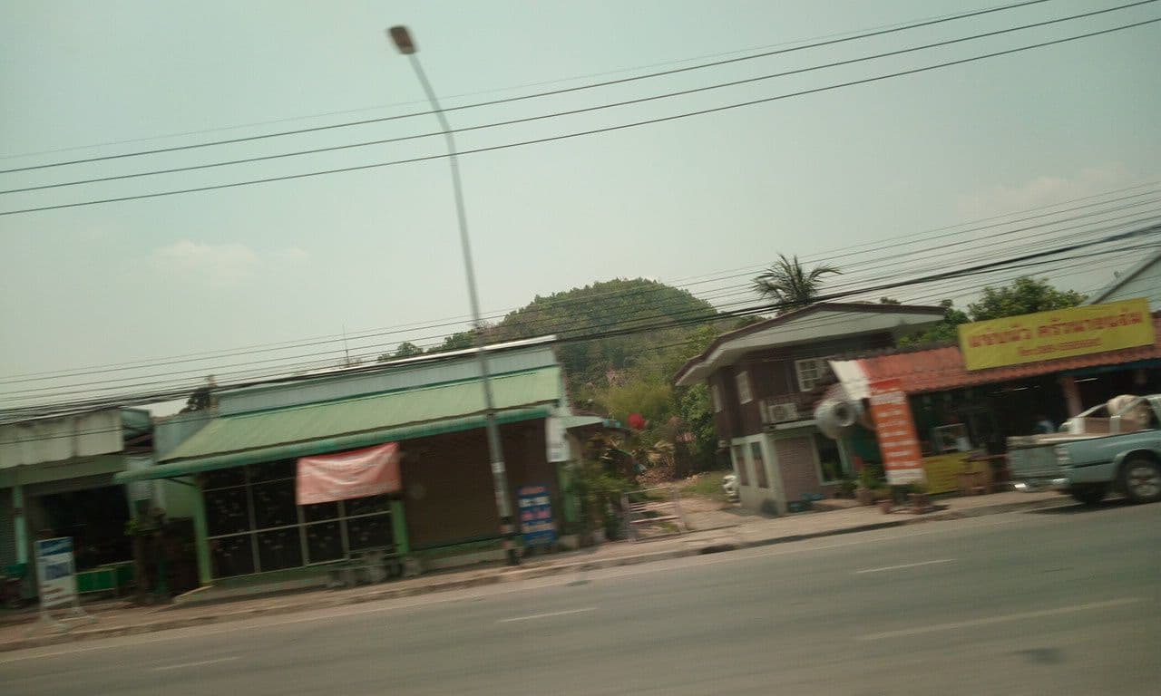 Street view near บ้านพักภูเทิง, Chiang Kham — © ozflor (CC BY-SA · Mapillary)