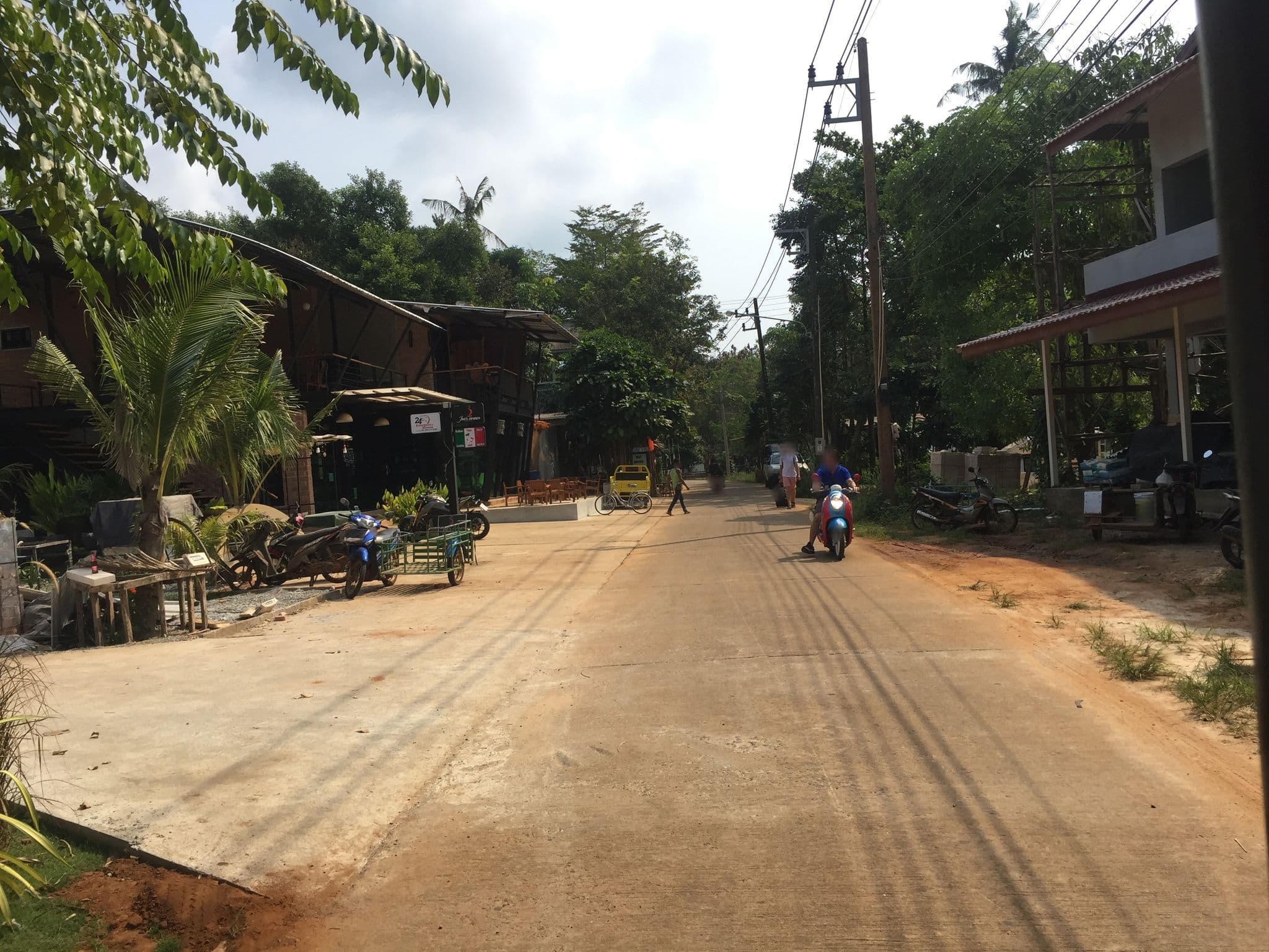 Street view near Koh Mak Cottages, Ko Kood — © eme (CC BY-SA · Mapillary)