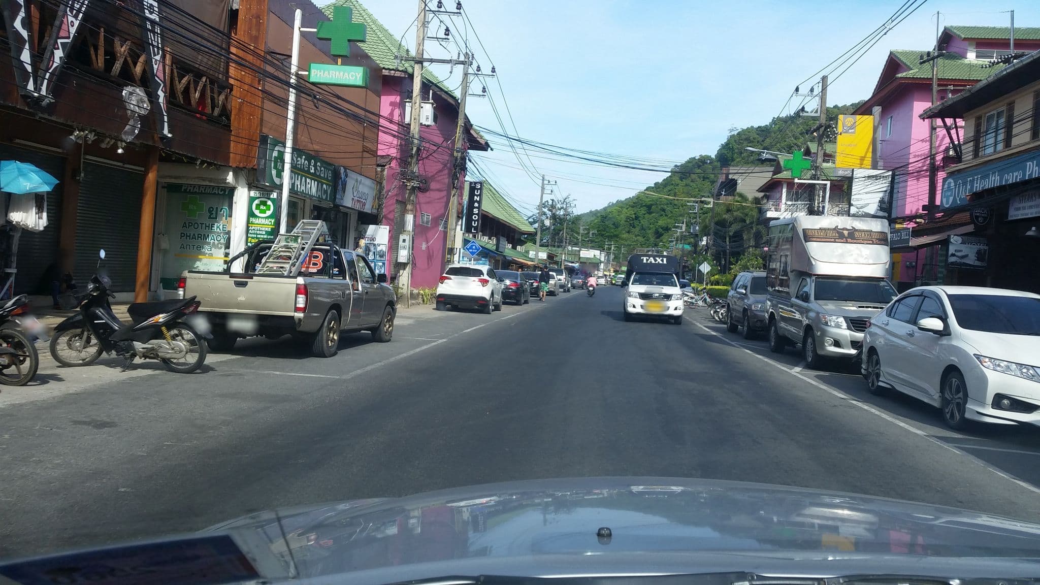 Street view near Mac Resort, Ko Chang — © martijnvdr (CC BY-SA · Mapillary)