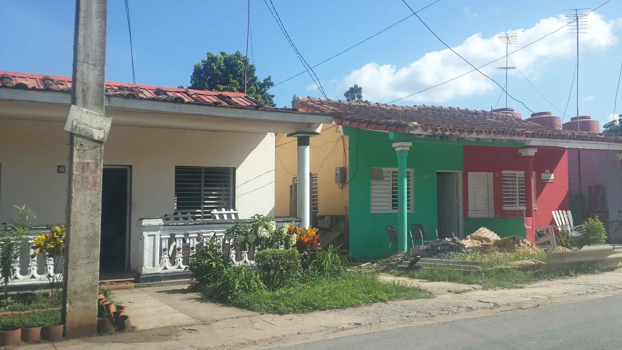 Street view near Casa Miguelito y Pedro Miguel, Viñales