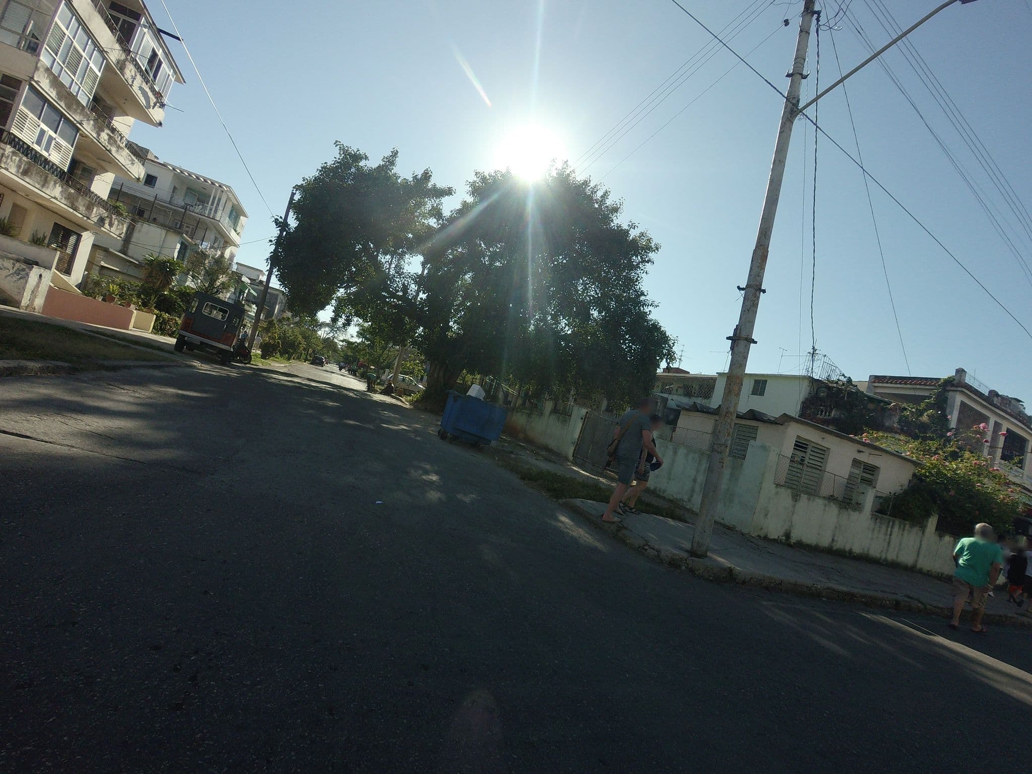 Street view near Casa Quizás, Vedado