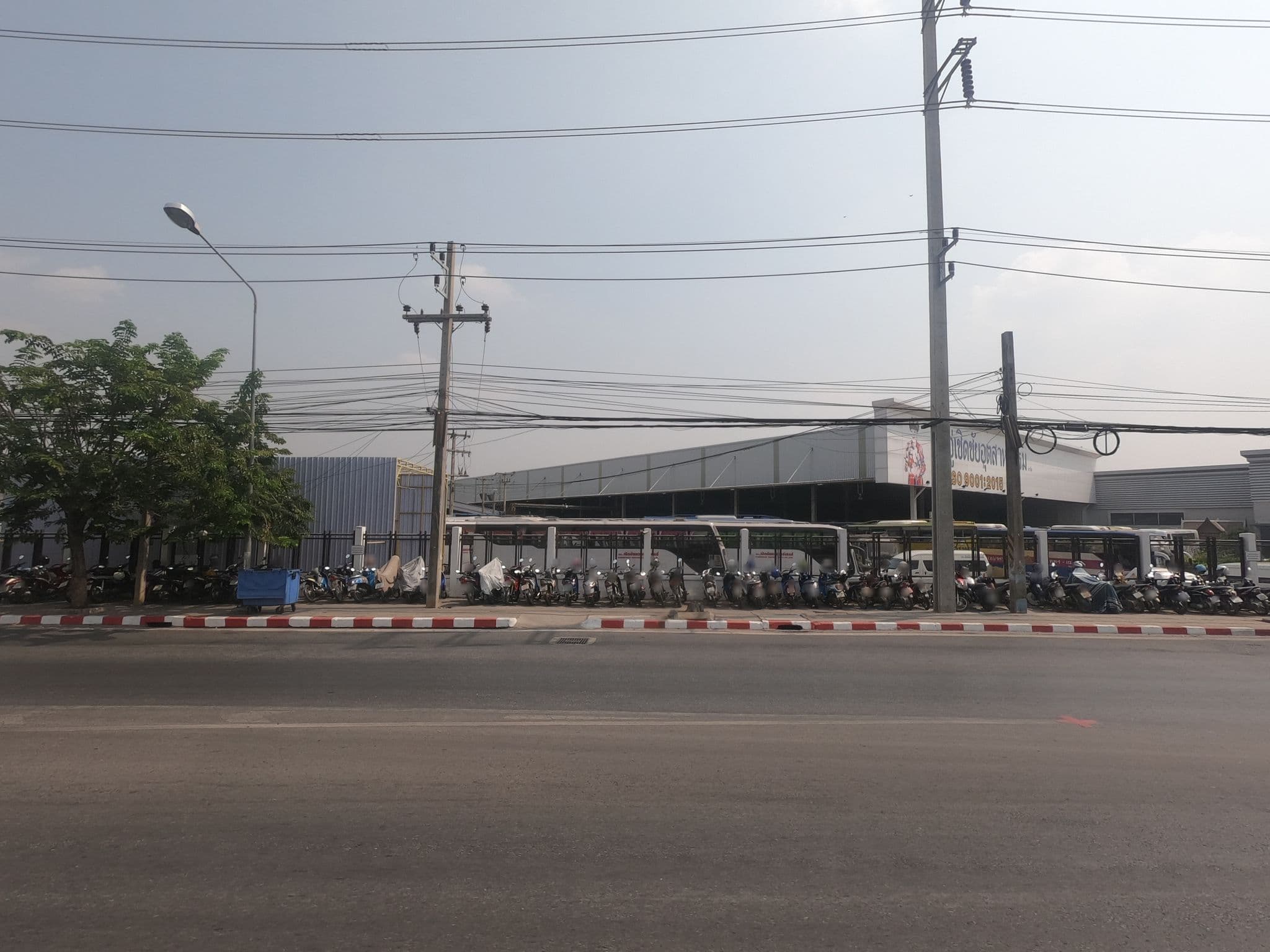 Street view near Chamathip Resort, Nakhon Ratchasima — © ozflor (CC BY-SA · Mapillary)