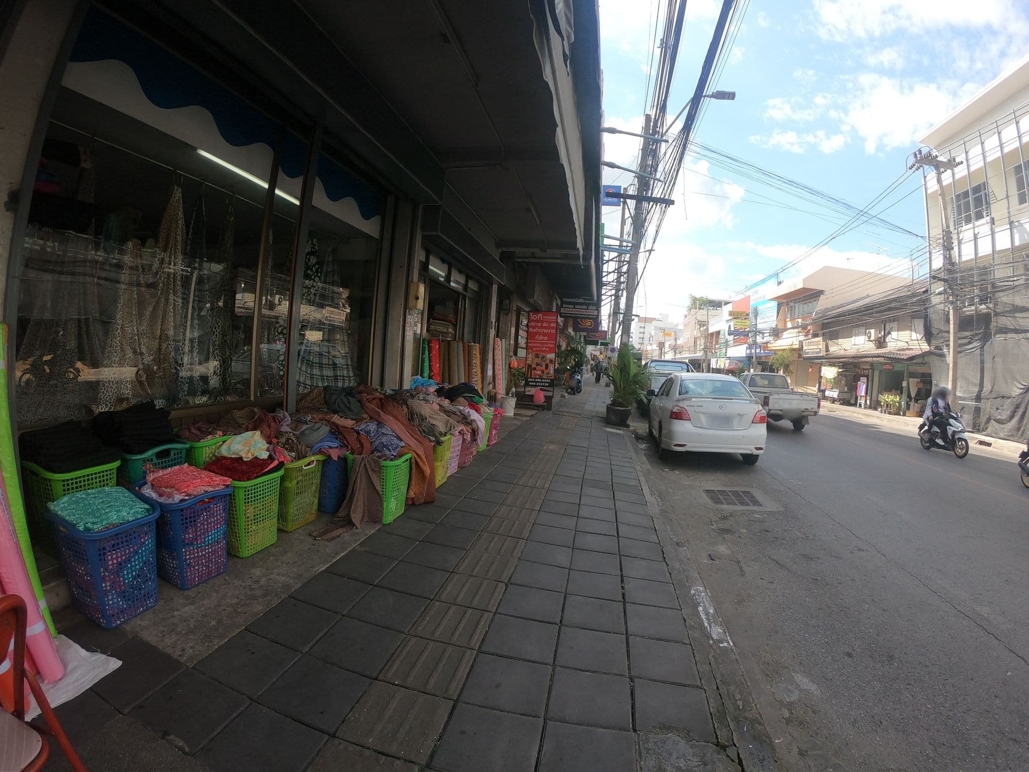 Street view near Chumpol Hotel, Nakhon Ratchasima — © ozflor (CC BY-SA · Mapillary)