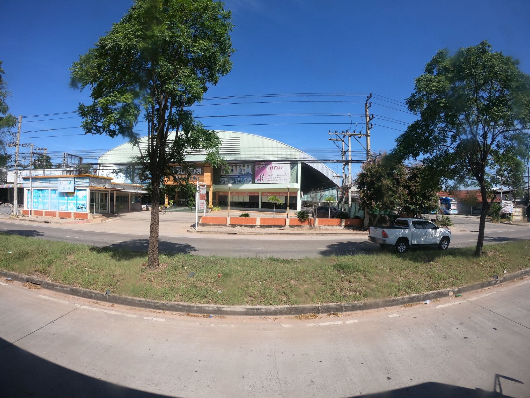 Street view near Thanyawitch Hotel, Nakhon Ratchasima — © ozflor (CC BY-SA · Mapillary)