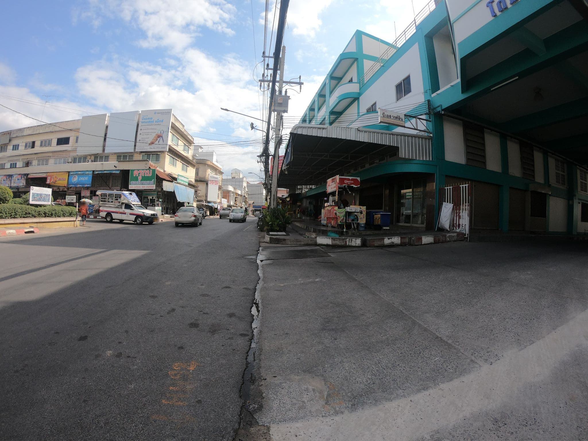 Street view near First Hotel, Nakhon Ratchasima — © ozflor (CC BY-SA · Mapillary)
