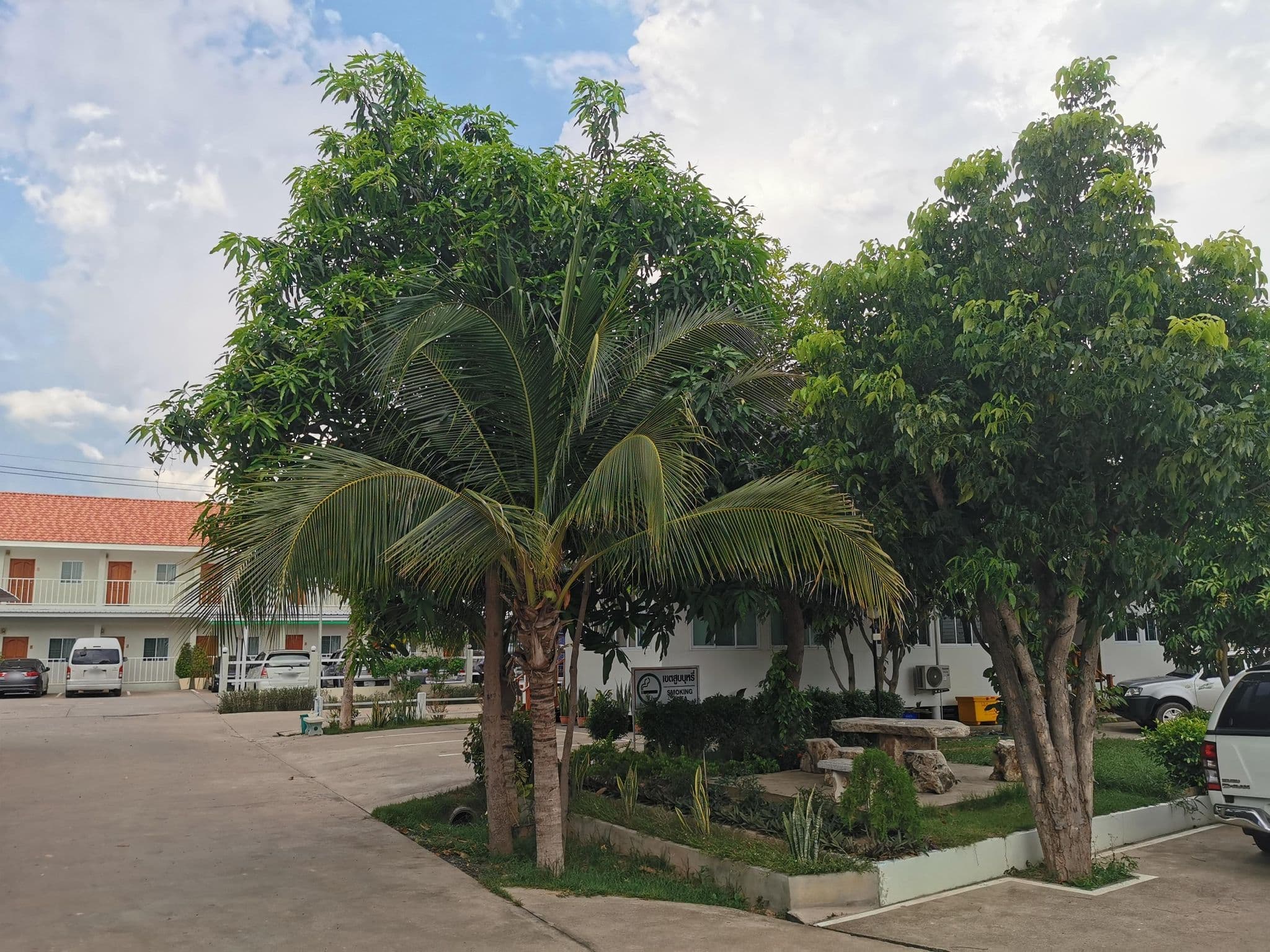 Street view near โรงแรม เอส-เฮ้าส์ สุรินทร์, Surin — © ThailandCambodia (CC BY-SA · Mapillary)
