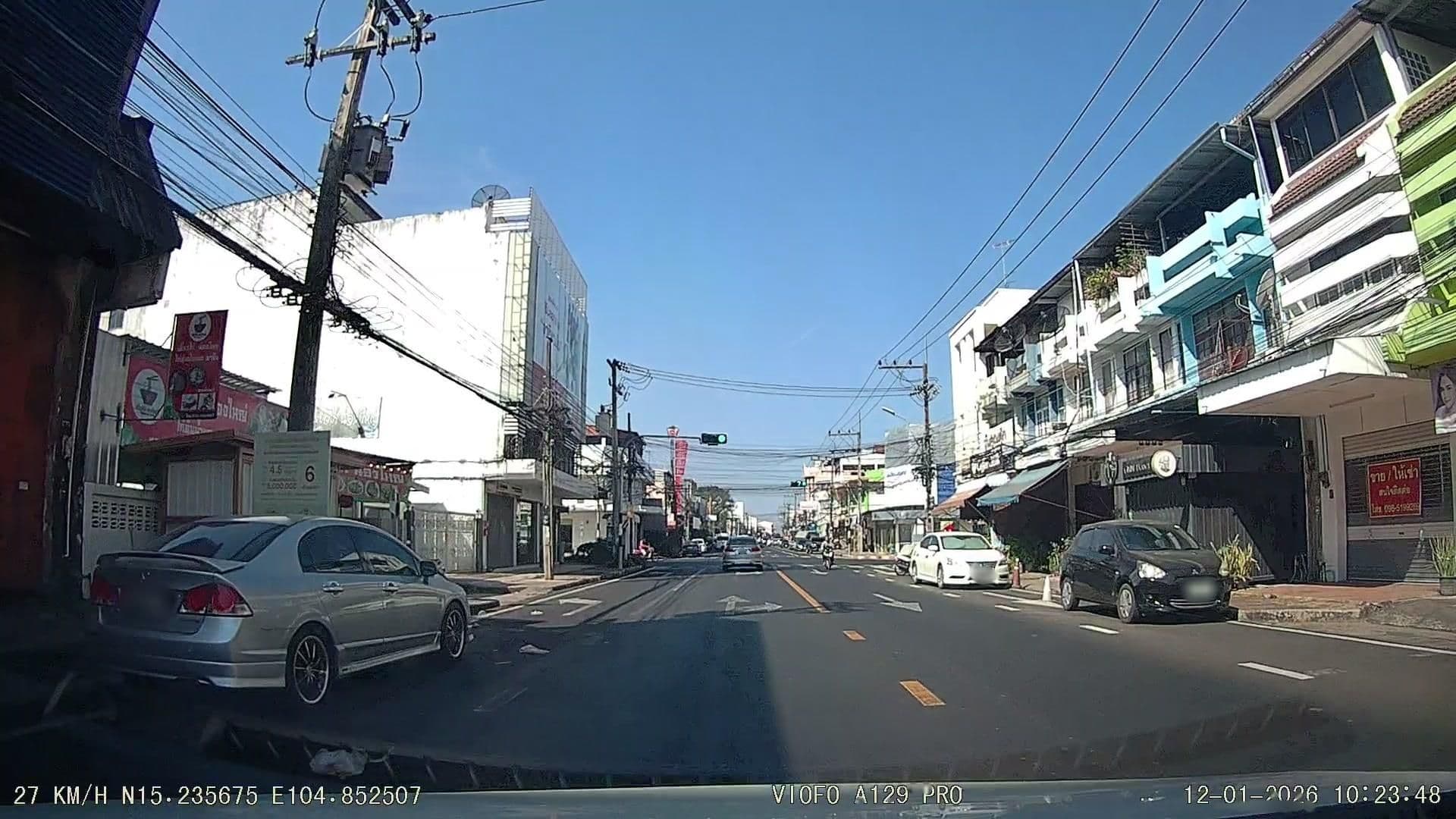 Street view near โรงแรมอุบลบุรีรีสอร์ต, Ubon Ratchathani — © ThailandCambodia (CC BY-SA · Mapillary)