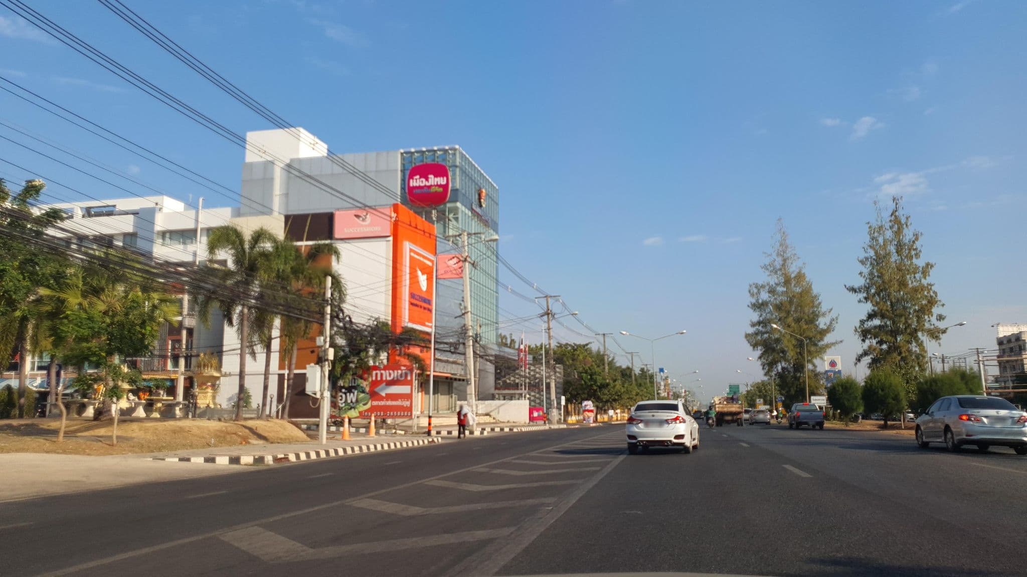 Street view near Pratunum Hotel, Khon Kaen — © jrcarlsen (CC BY-SA · Mapillary)