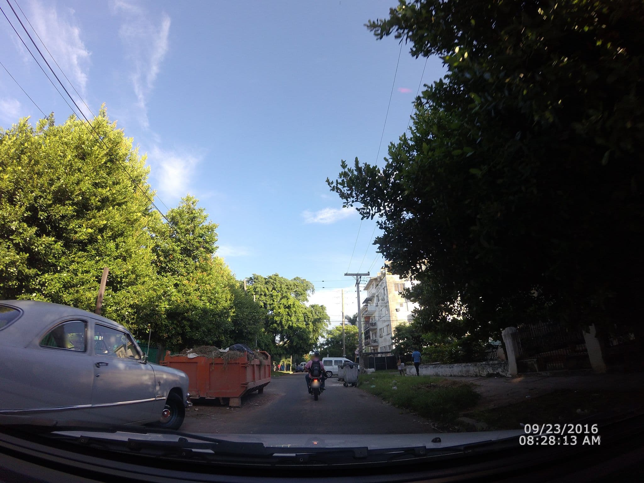 Street view near El Balcón de 21, Vedado