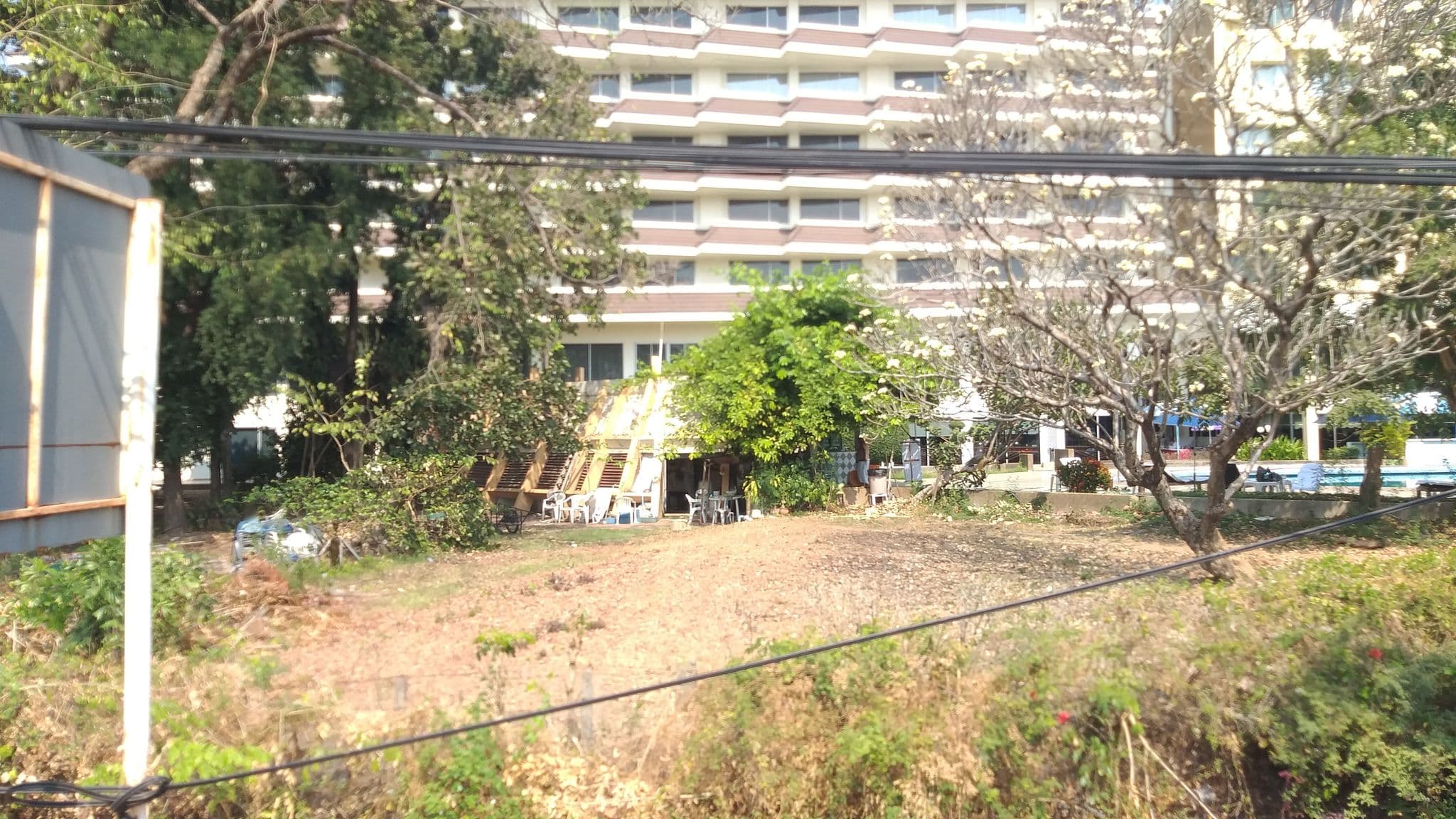 Street view near ห้องศรีชมชื่น โรงแรมเจริญโฮเต็ล, Udon Thani — © ozflor (CC BY-SA · Mapillary)